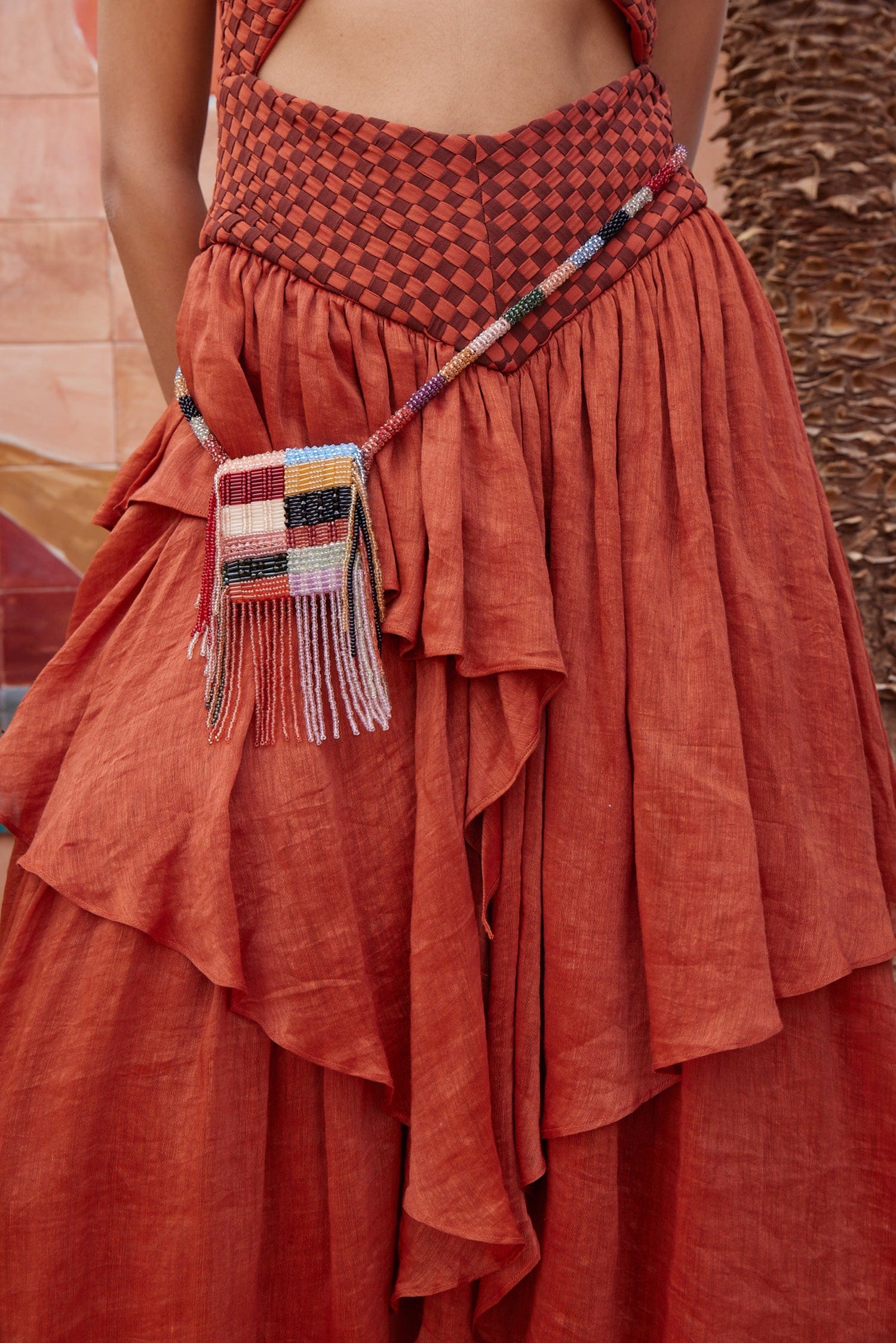 Alemaïs Sabi robe midi volants dos découpé