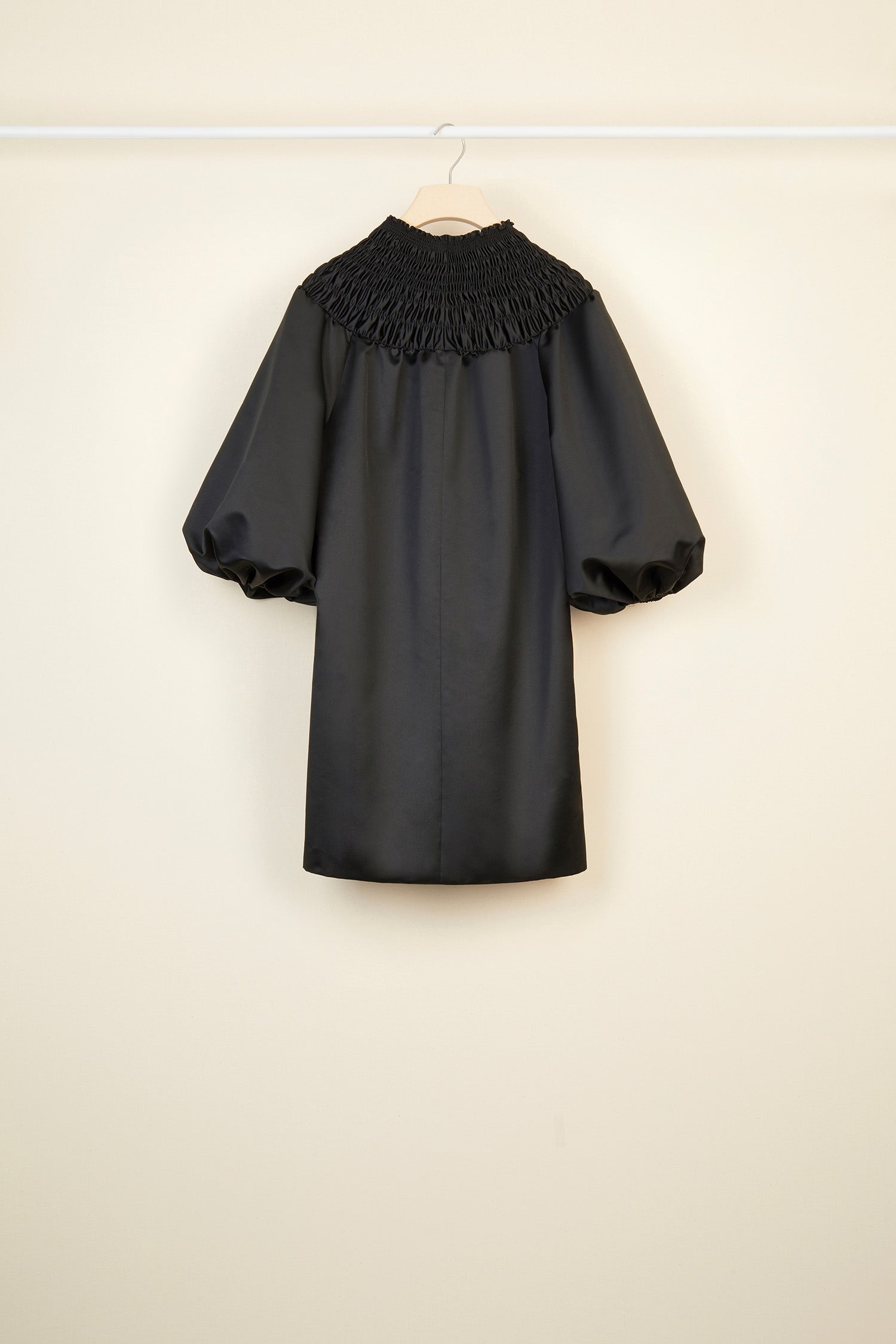 Patou H20DR023 robe Black satin mini col smocké