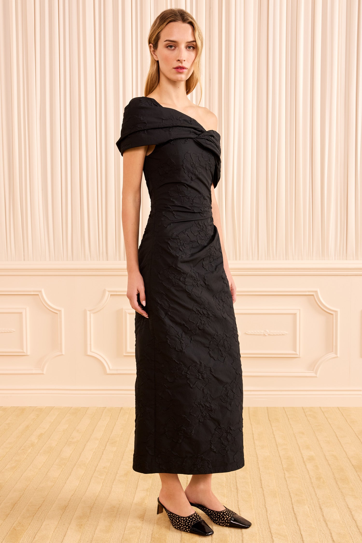 Ulla Johnson Violeta Robe midi noire cloque fleurs