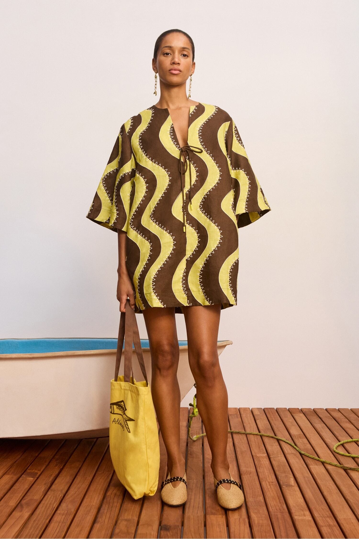Alemaïs Frankie Mini robe jaune en lin col V