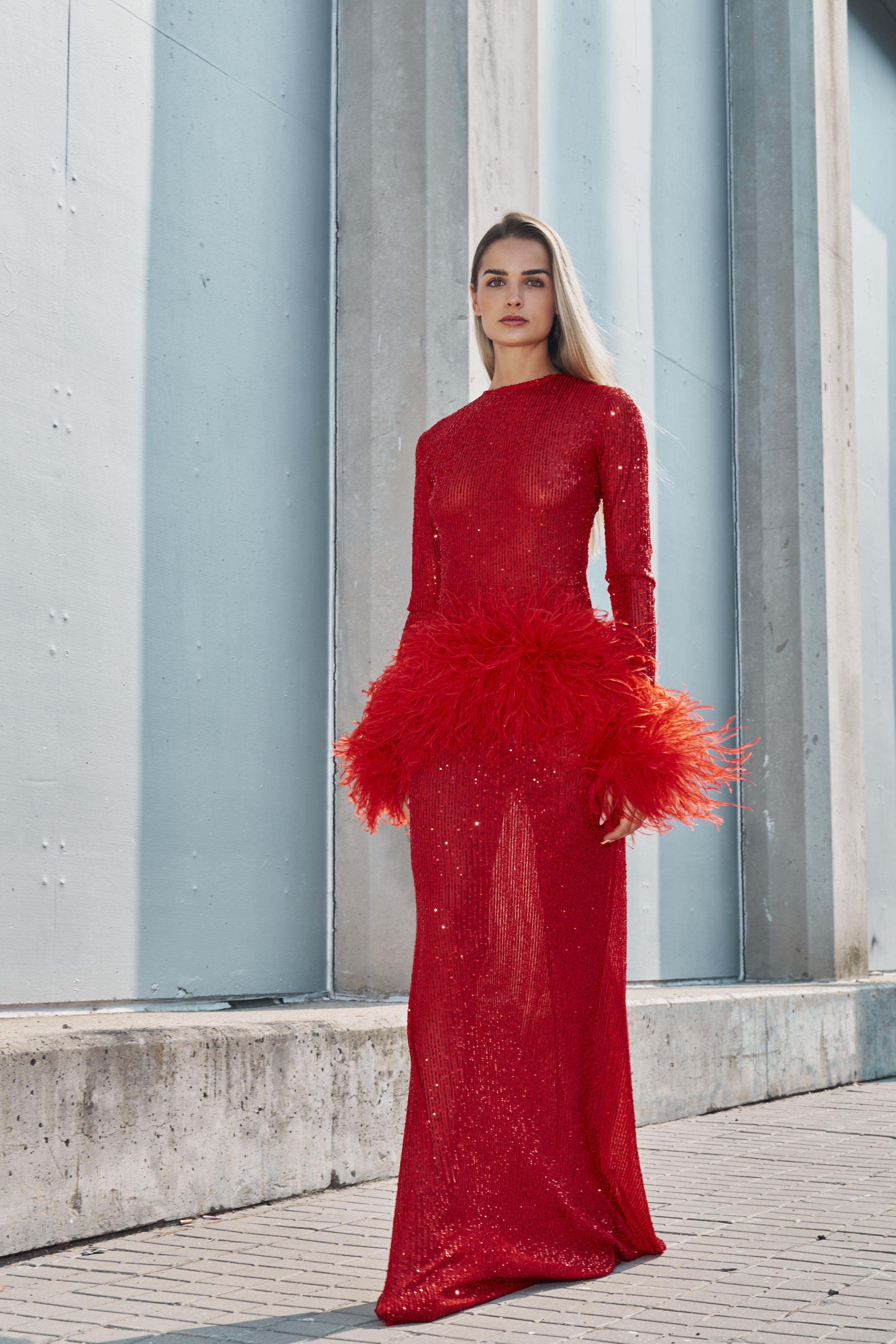 ATU Body Couture High Neck Sequin robe plumes rouge taille S