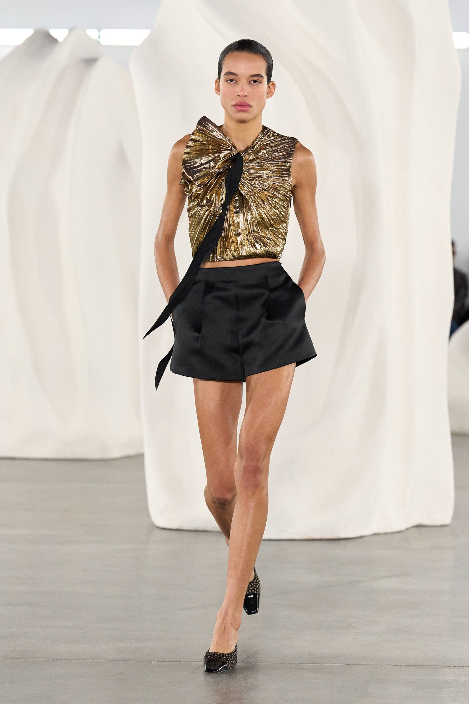 Ulla Johnson Isa Short Satin Noir Taille Haute Mini