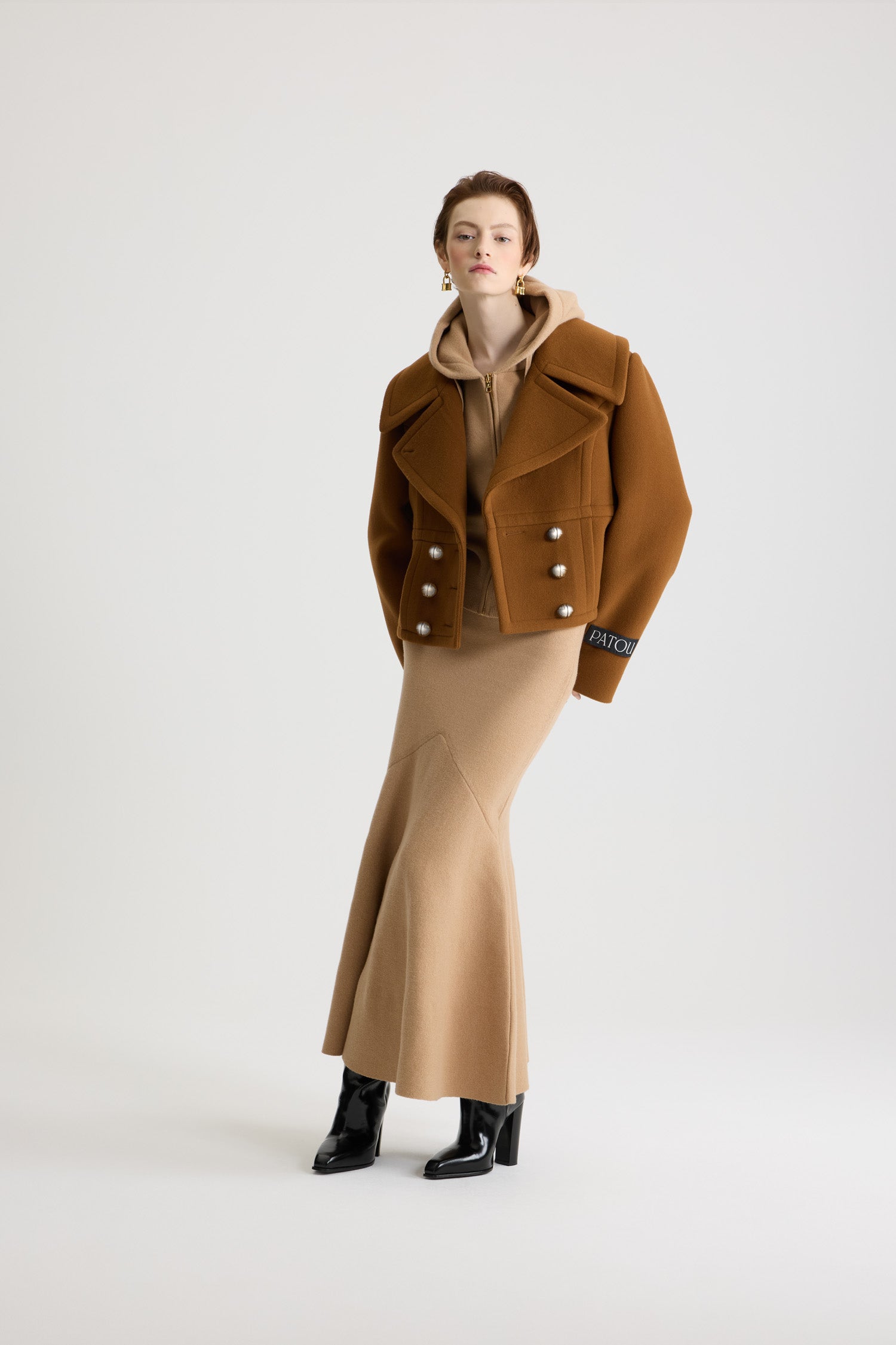 Patou H25CO031 manteau court laine marron