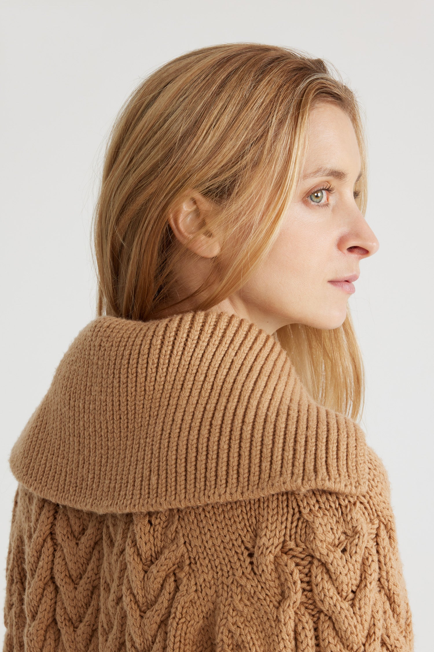 Patou KN199 pull torsadé Chestnut laine
