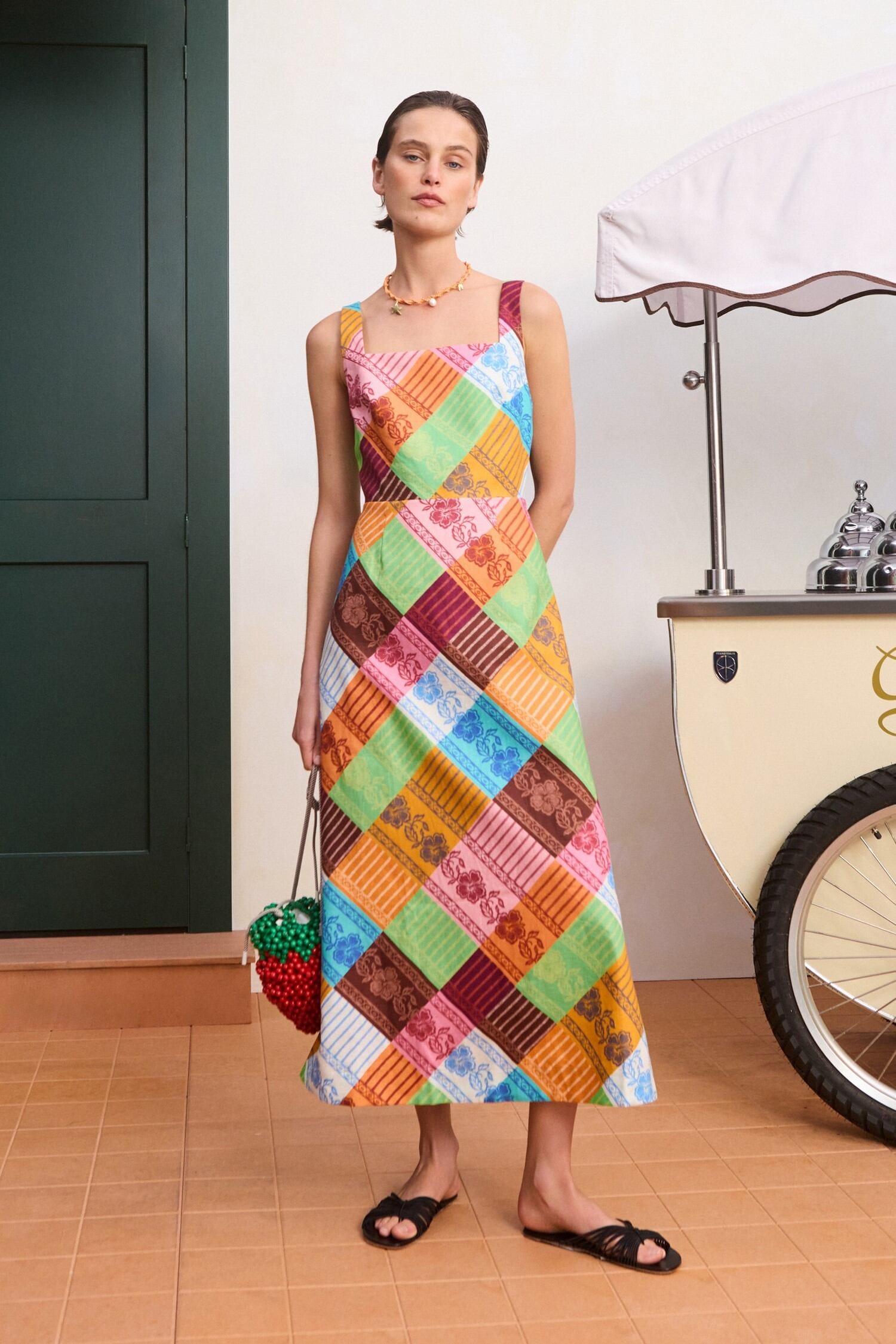 Alemaïs Kaleidoscope robe midi lin floral dos lacé