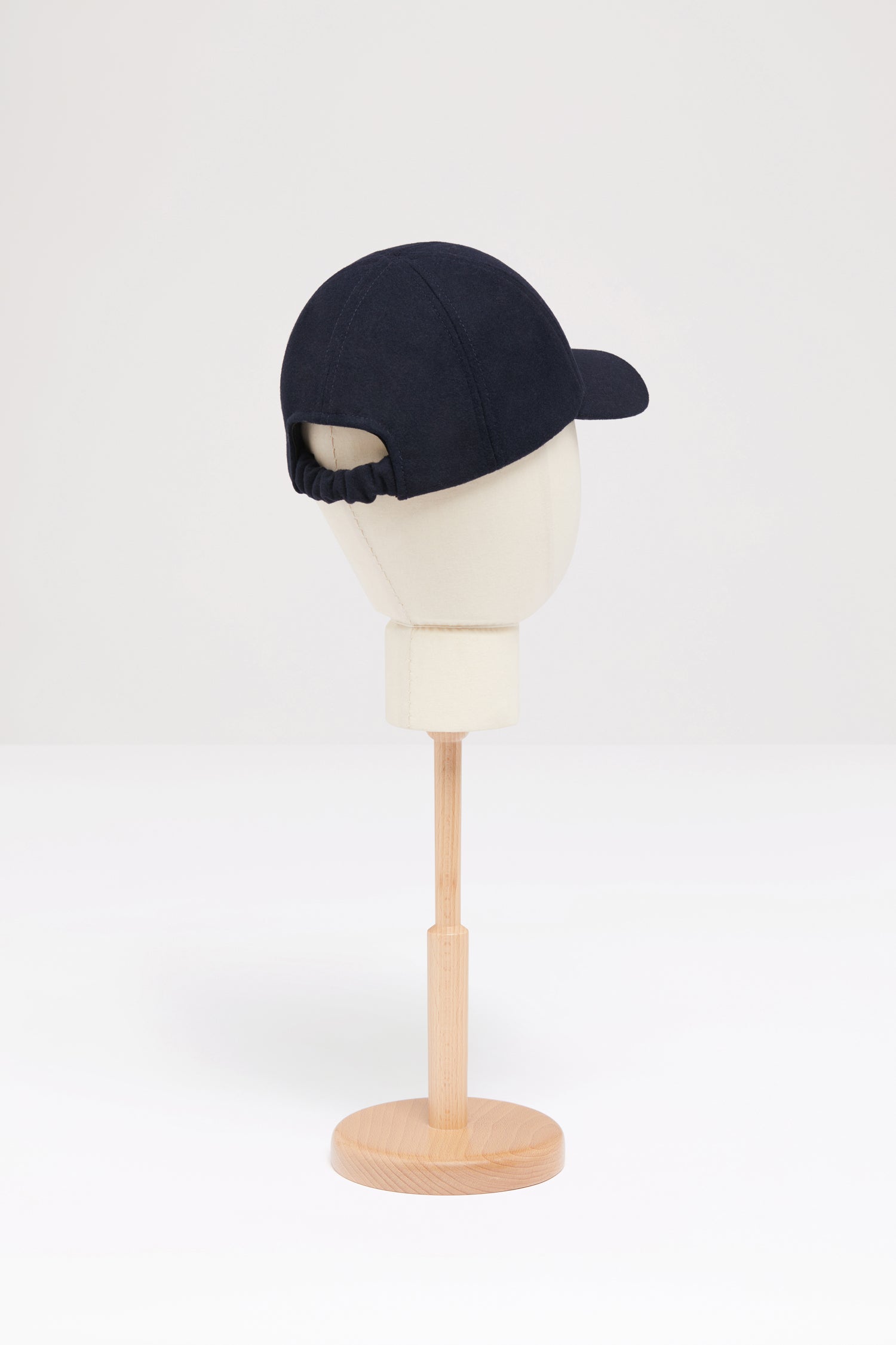 Patou AC040 casquette feutre marine logo brodé