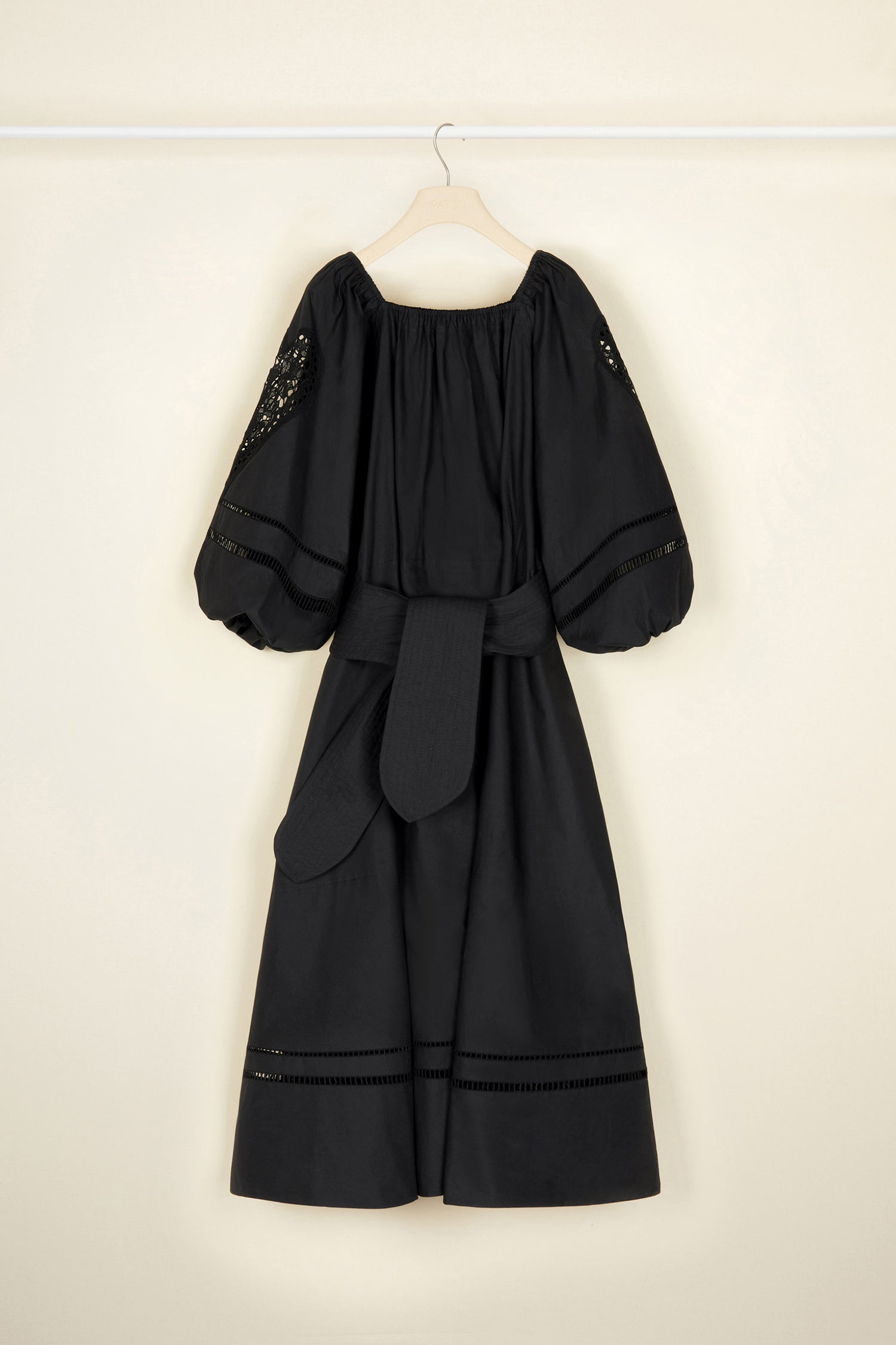 Patou E20DR037 robe maxi ajourée noire popeline coton