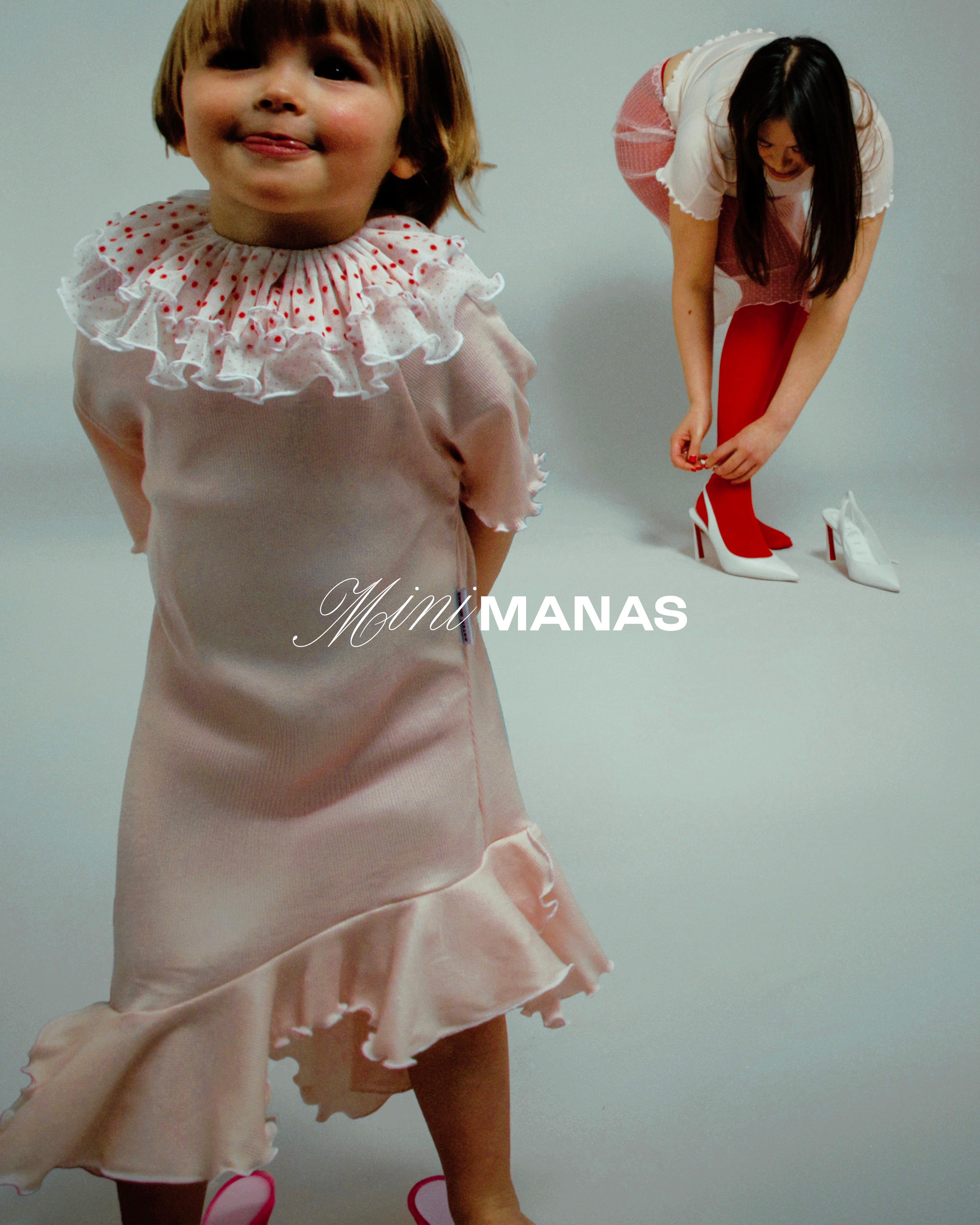 Ester Manas Mini Manas Easy Robe bébé rose asymétrique