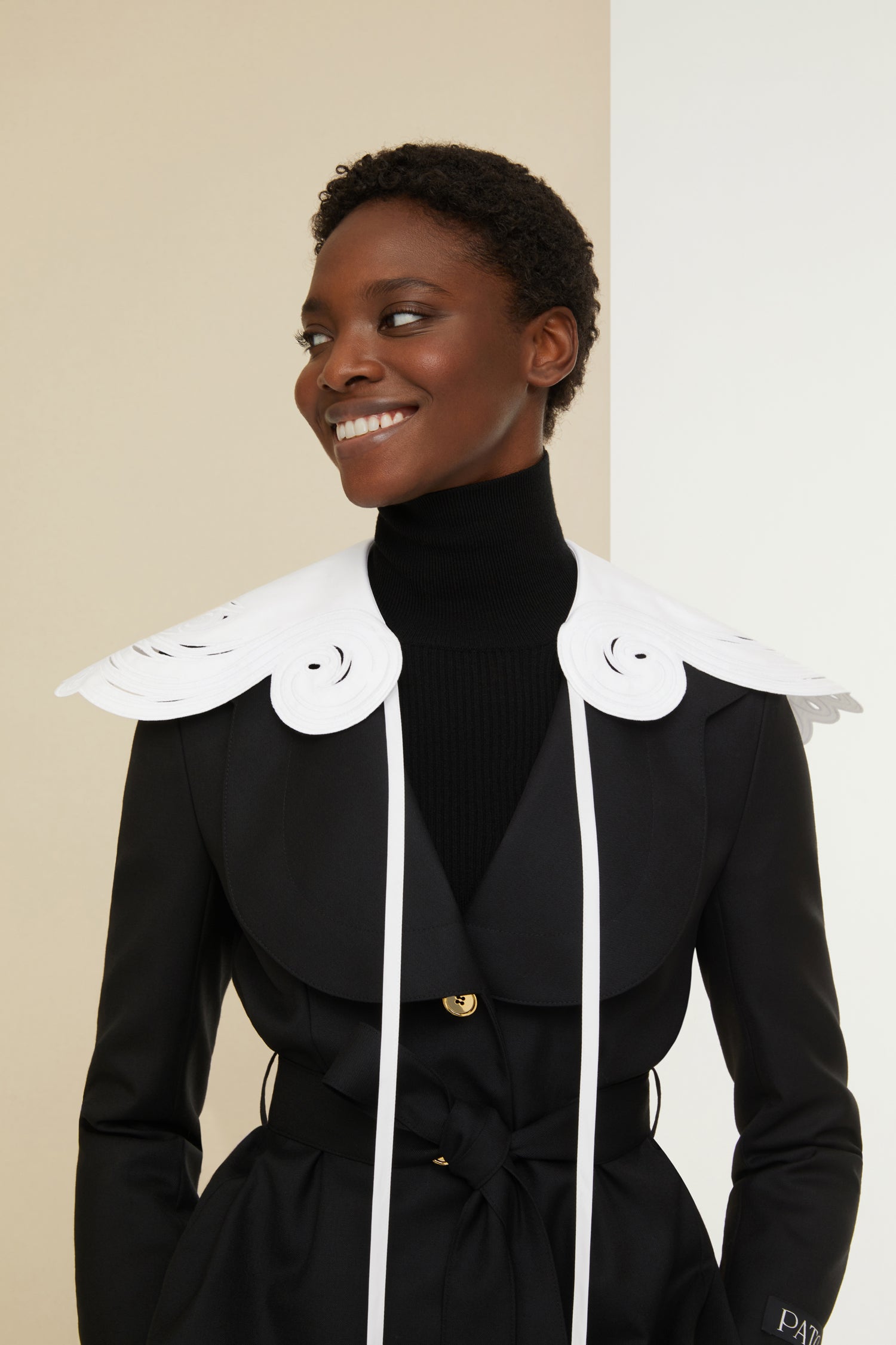 Patou JA021 veste laine bio noire col festonné