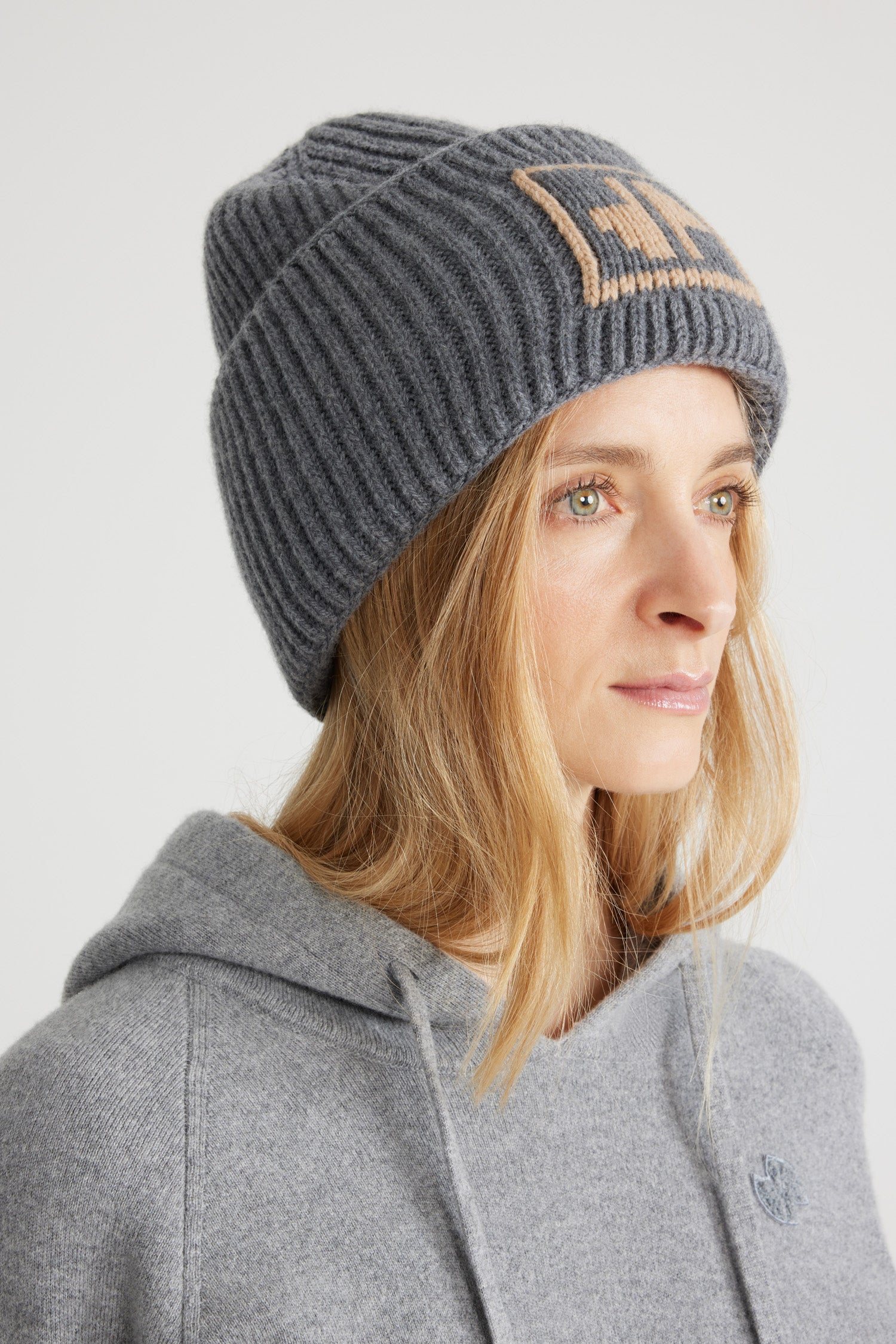 Patou Accessories H24AC0808064960A bonnet Storm laine cachemire