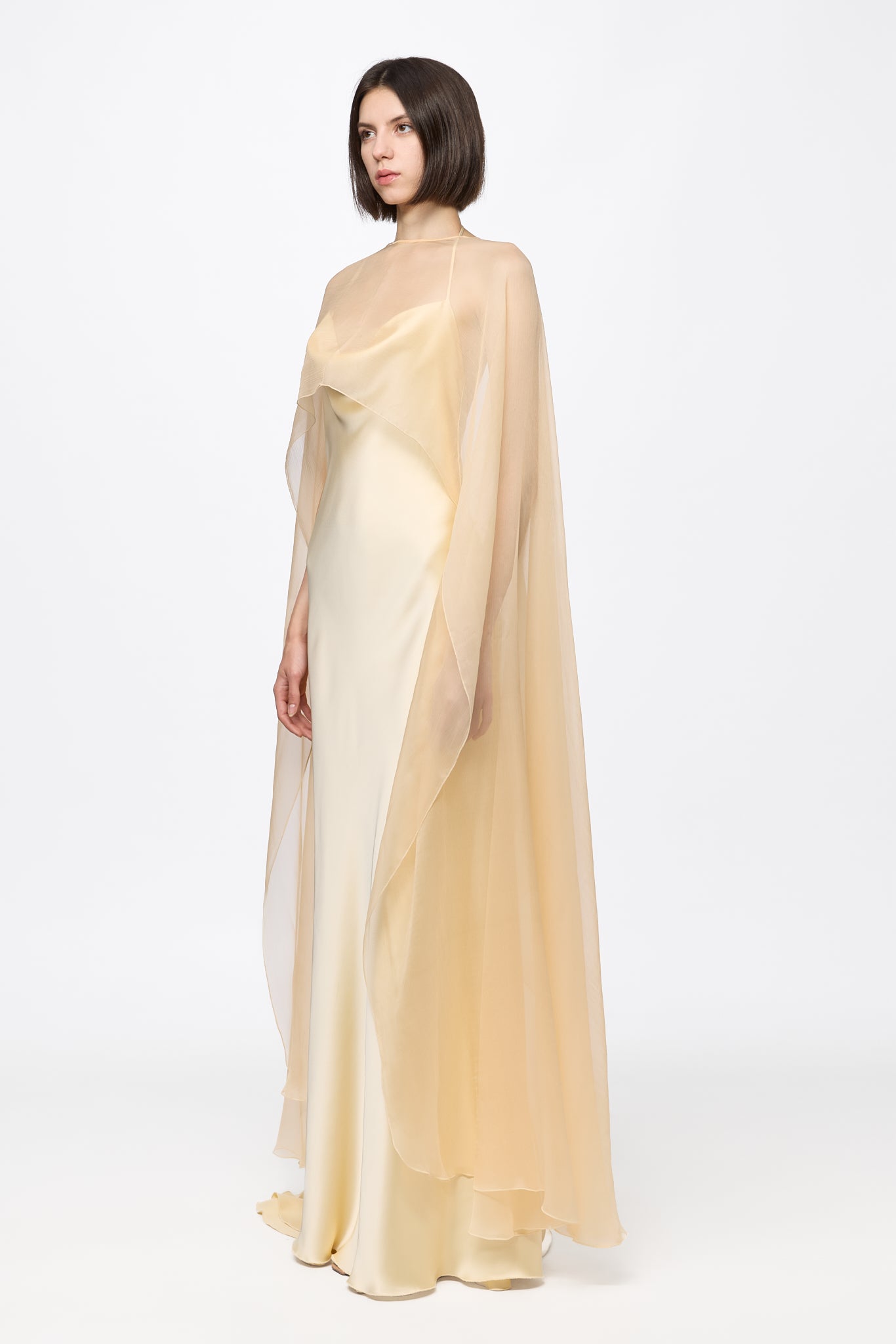 ATU Body Couture Slip Dress robe longue jaune vanille cape