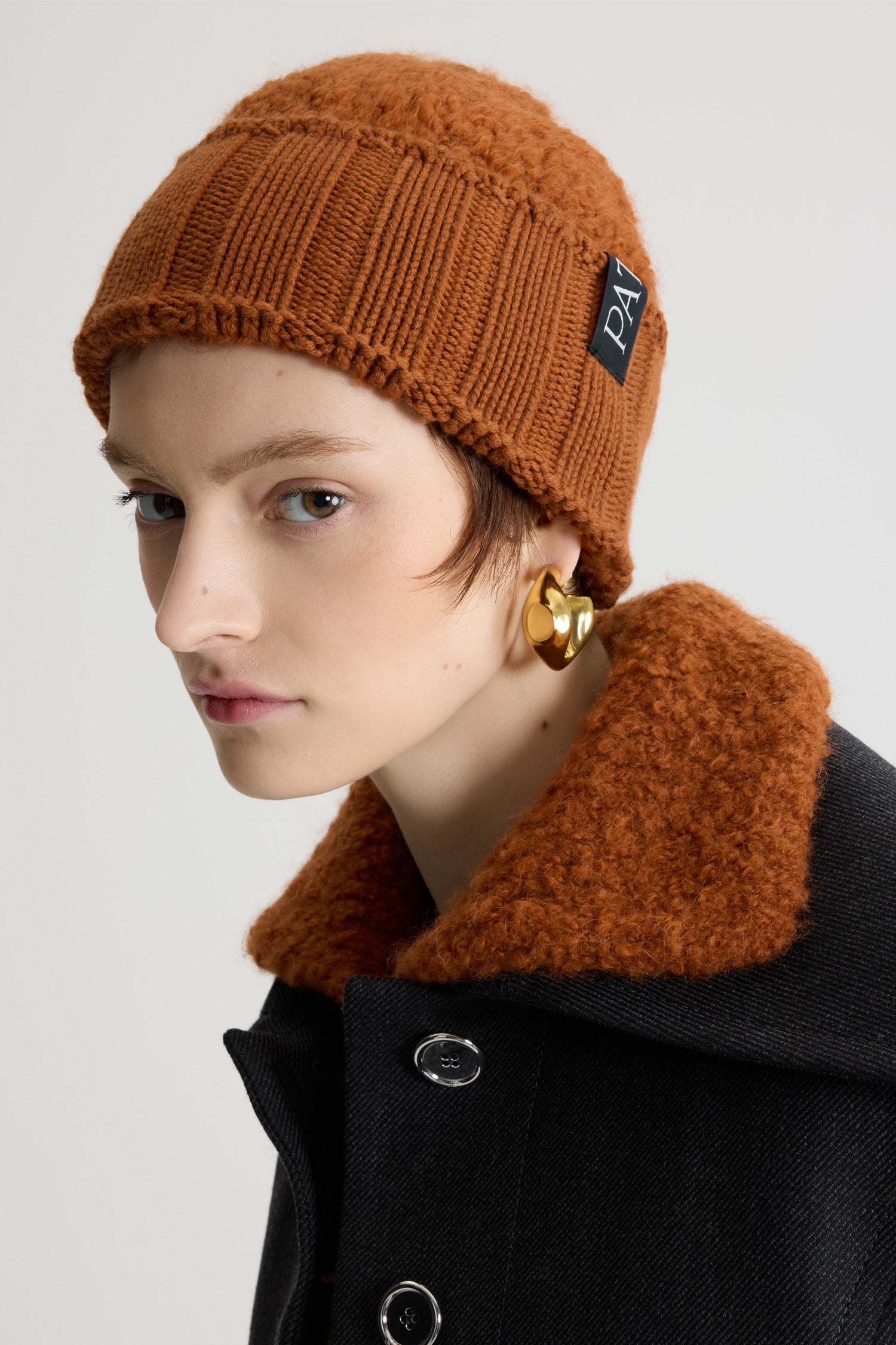 Patou AC1068077257P bonnet bouclé laine alpaga marron