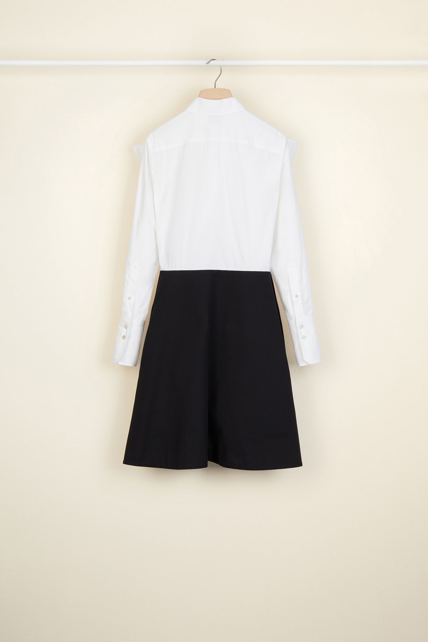 Patou DR033 robe coton noir blanc col lavallière poches