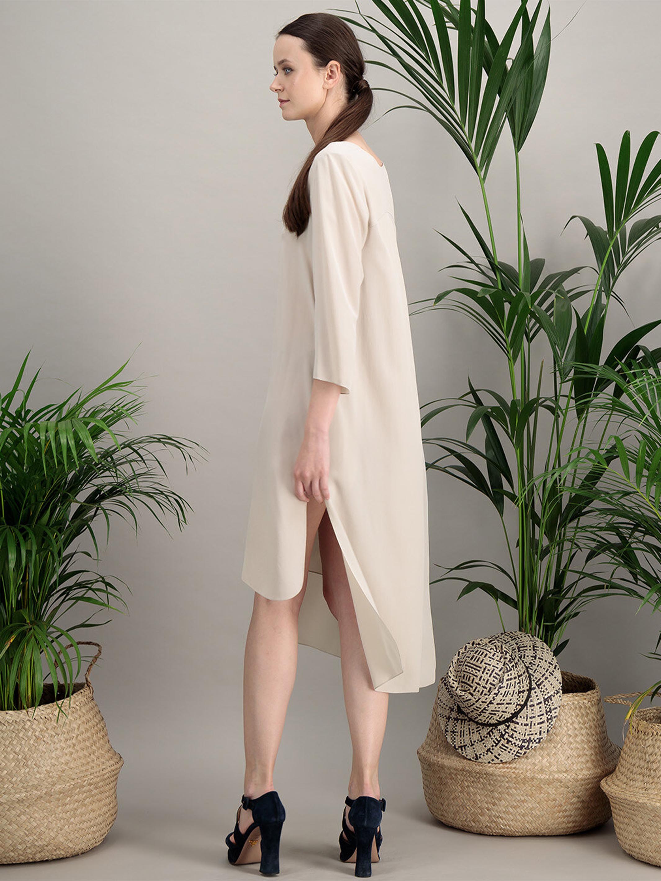 Anahide Saint André Kurta robe soie blanc sable longue