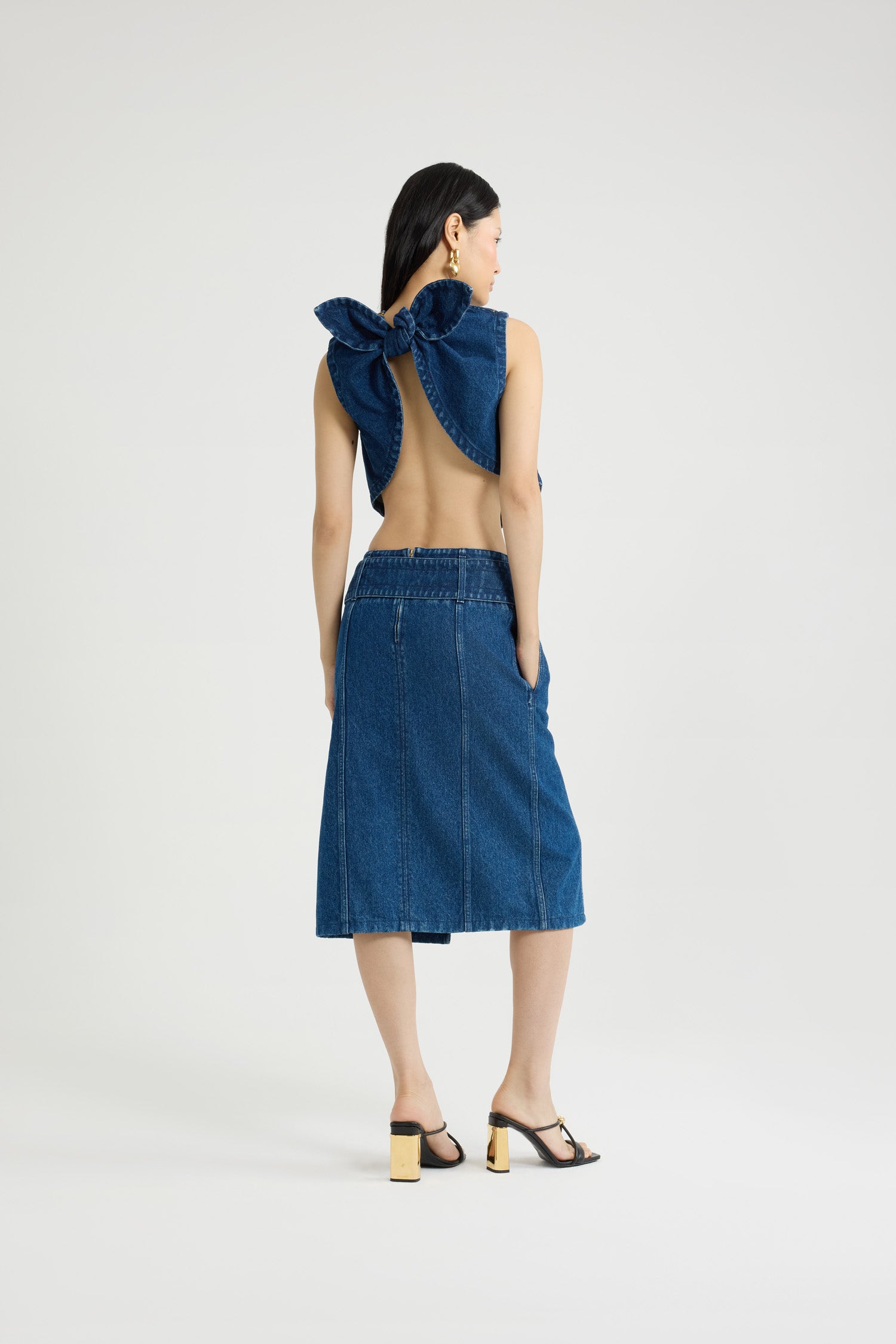 Patou TO161 top denim coton Ink Blue cropped dos noué
