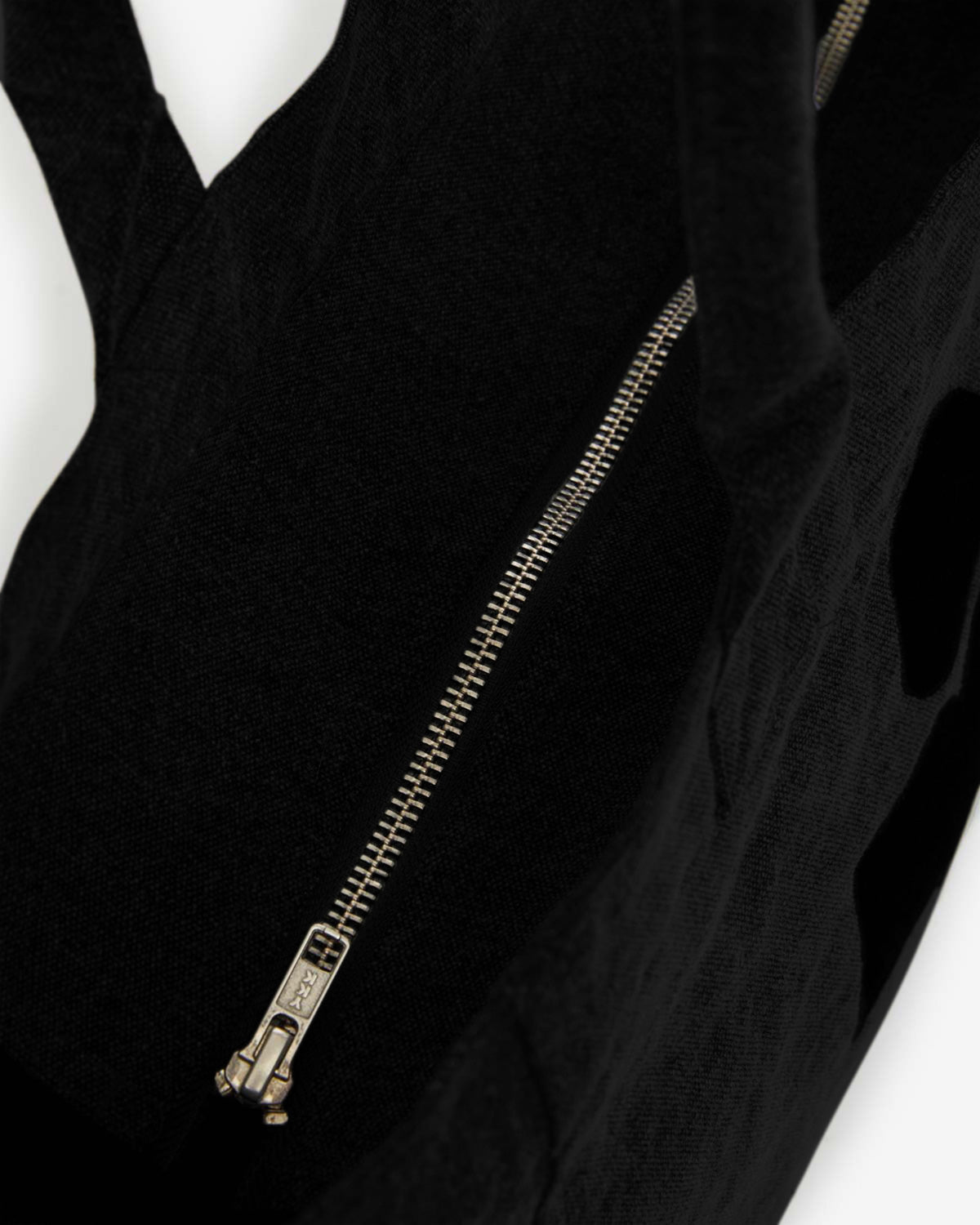 Isabel Marant Yenky PM0062FA sac cabas noir 34x27 cm