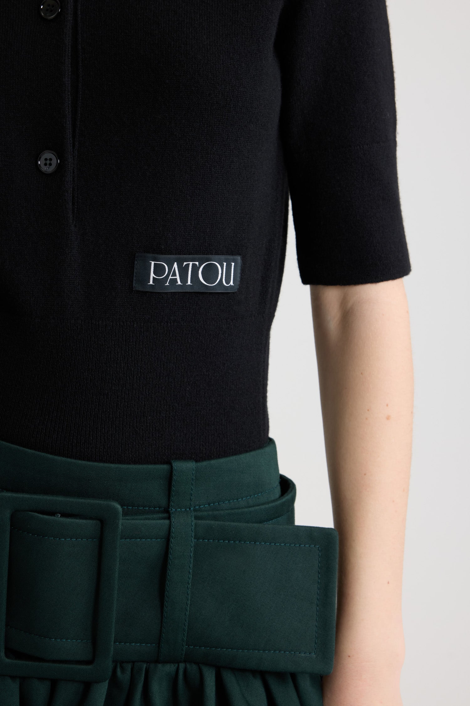 Patou polo KN305 laine cachemire noir ajusté