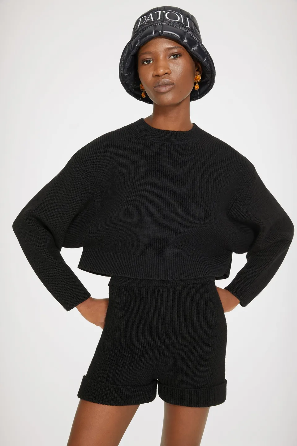 Patou H22KN0958053999B pull court noir laine Merinos