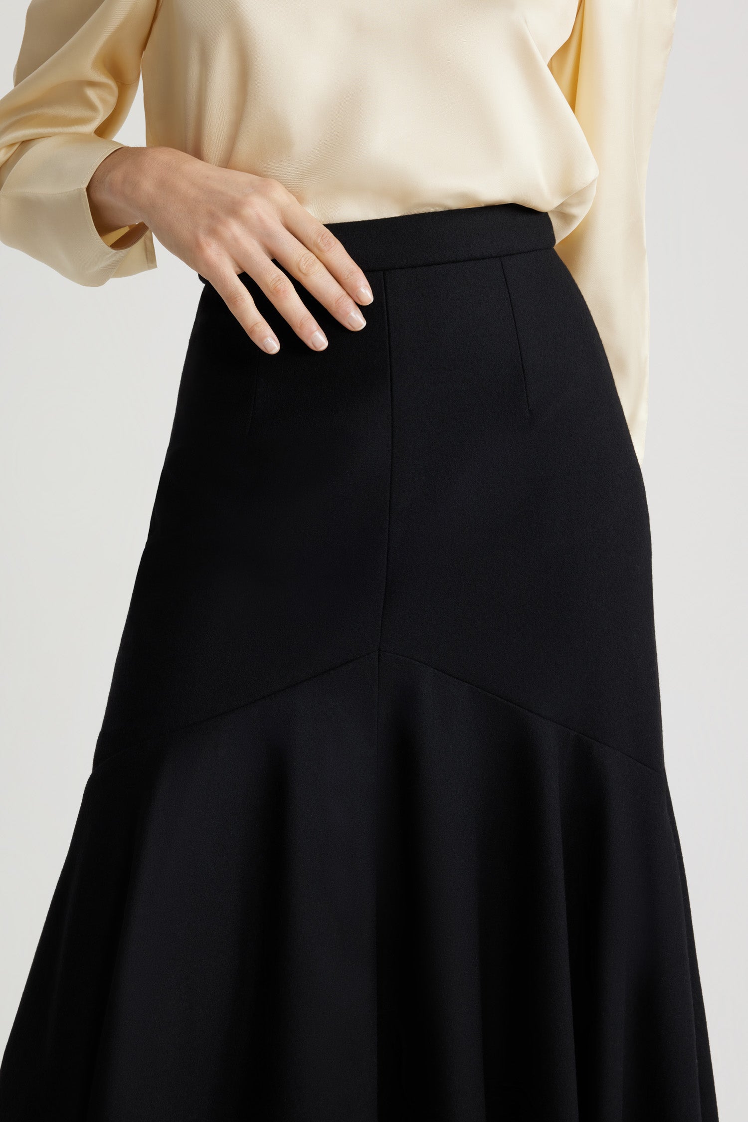 Patou SK069 jupe midi noire en flanelle de laine