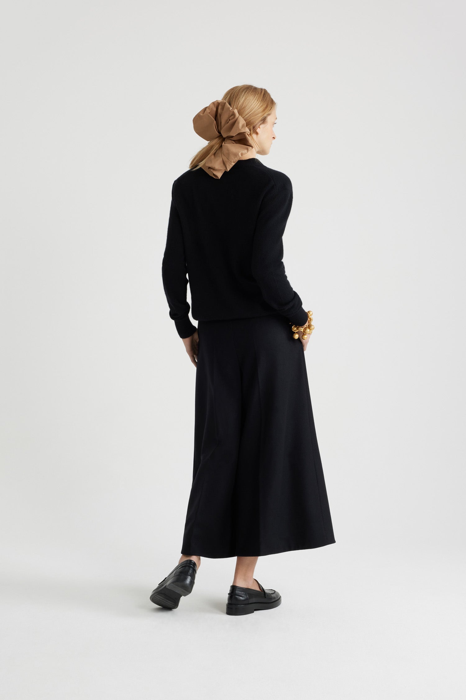 Patou Knitwear KN218 cardigan cachemire noir