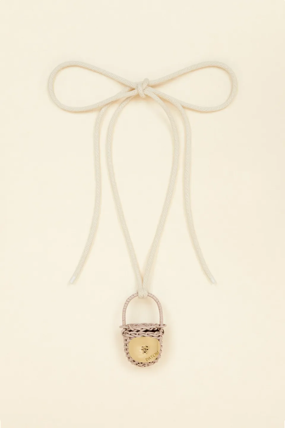 Patou AC023 collier sac seau miniature osier Parchment beige