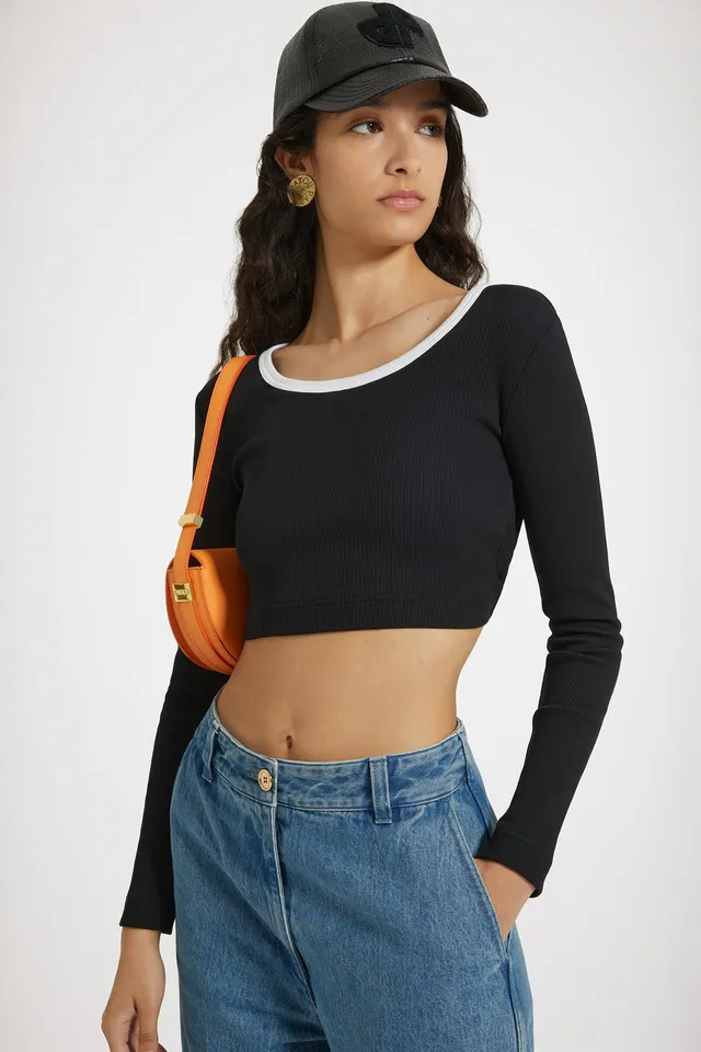 Patou P24JE1079978999B t-shirt noir dos ouvert