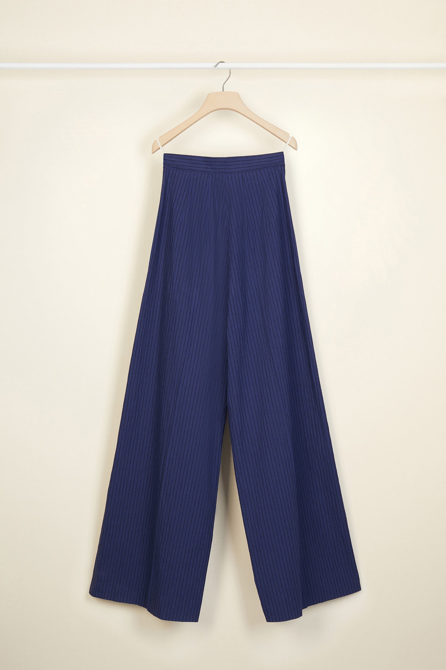 Patou TR005 pantalon large seersucker bleu persan ceinturé
