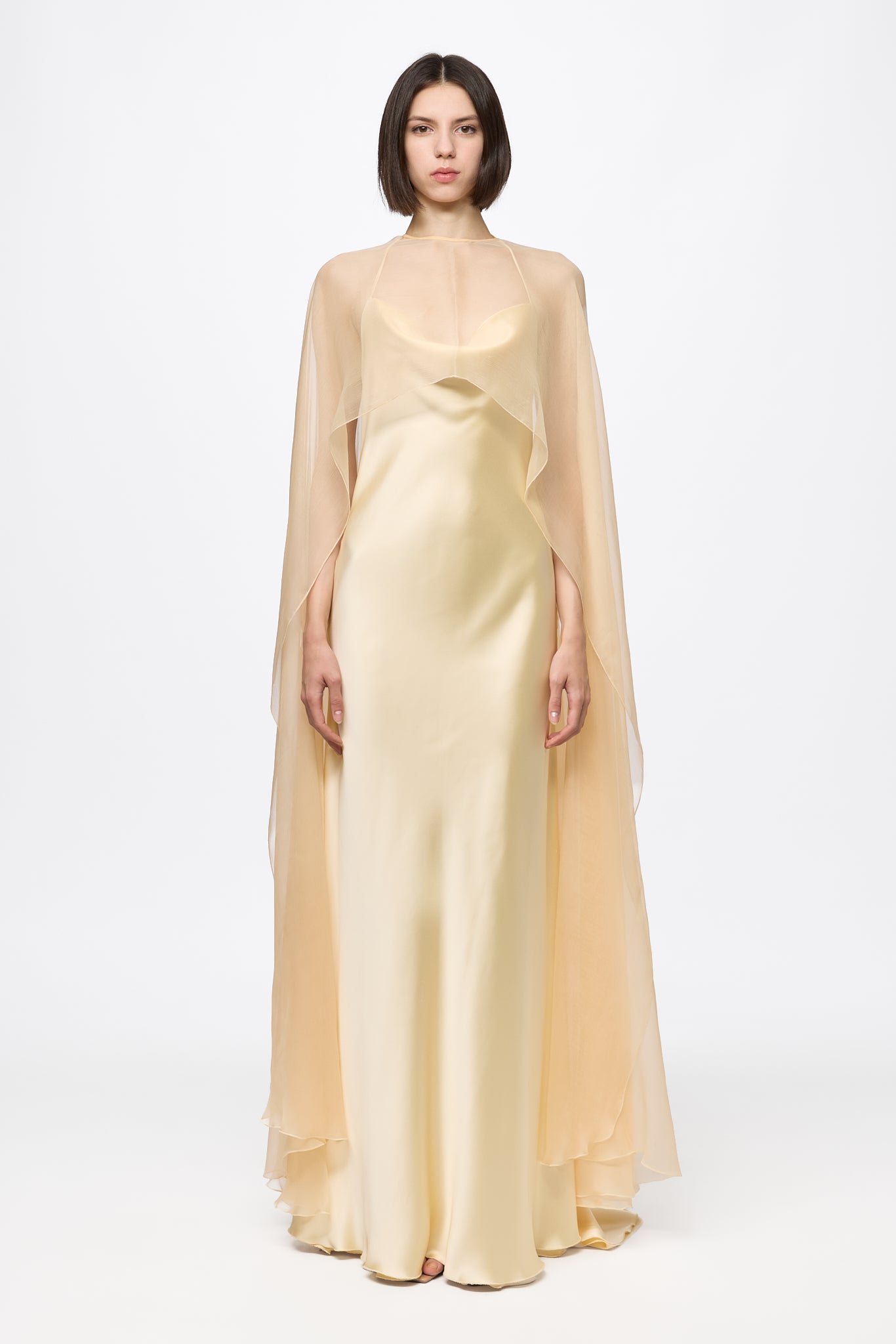 ATU Body Couture Slip Dress robe longue jaune vanille cape