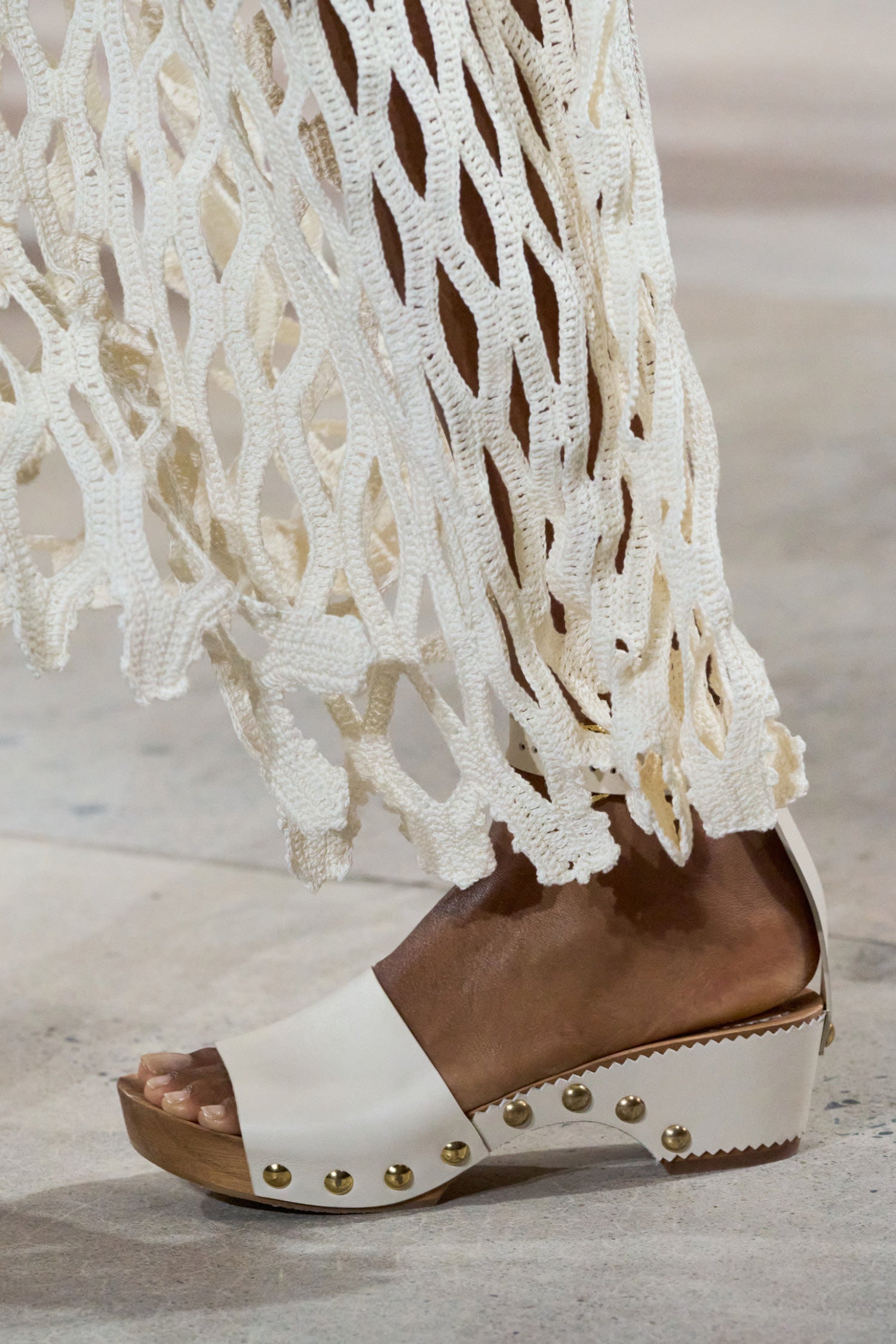 Ulla Johnson Esti sabots cuir Cowrie plateforme 60 mm