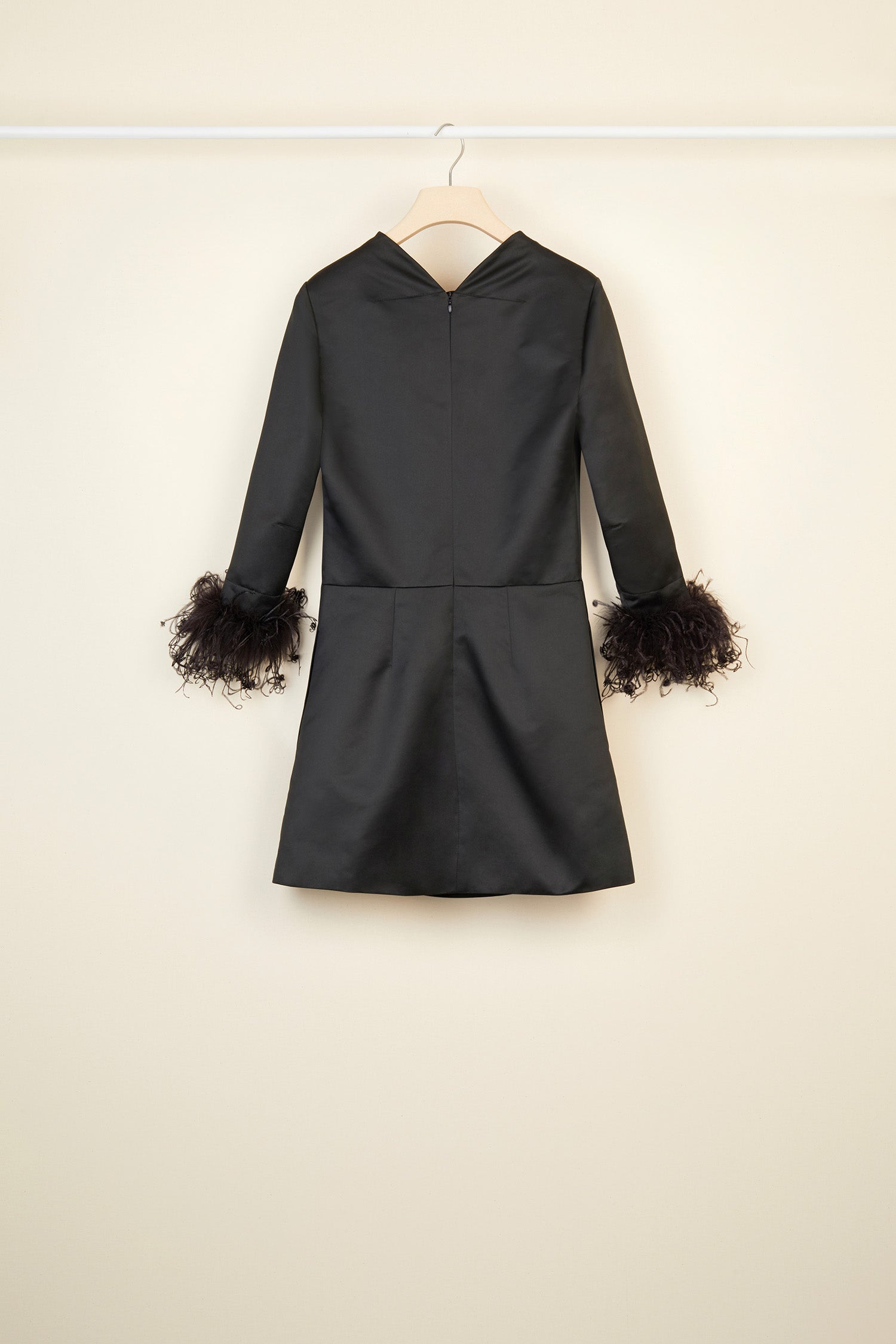 Patou H20DR002 robe satin noire plumes cocktail