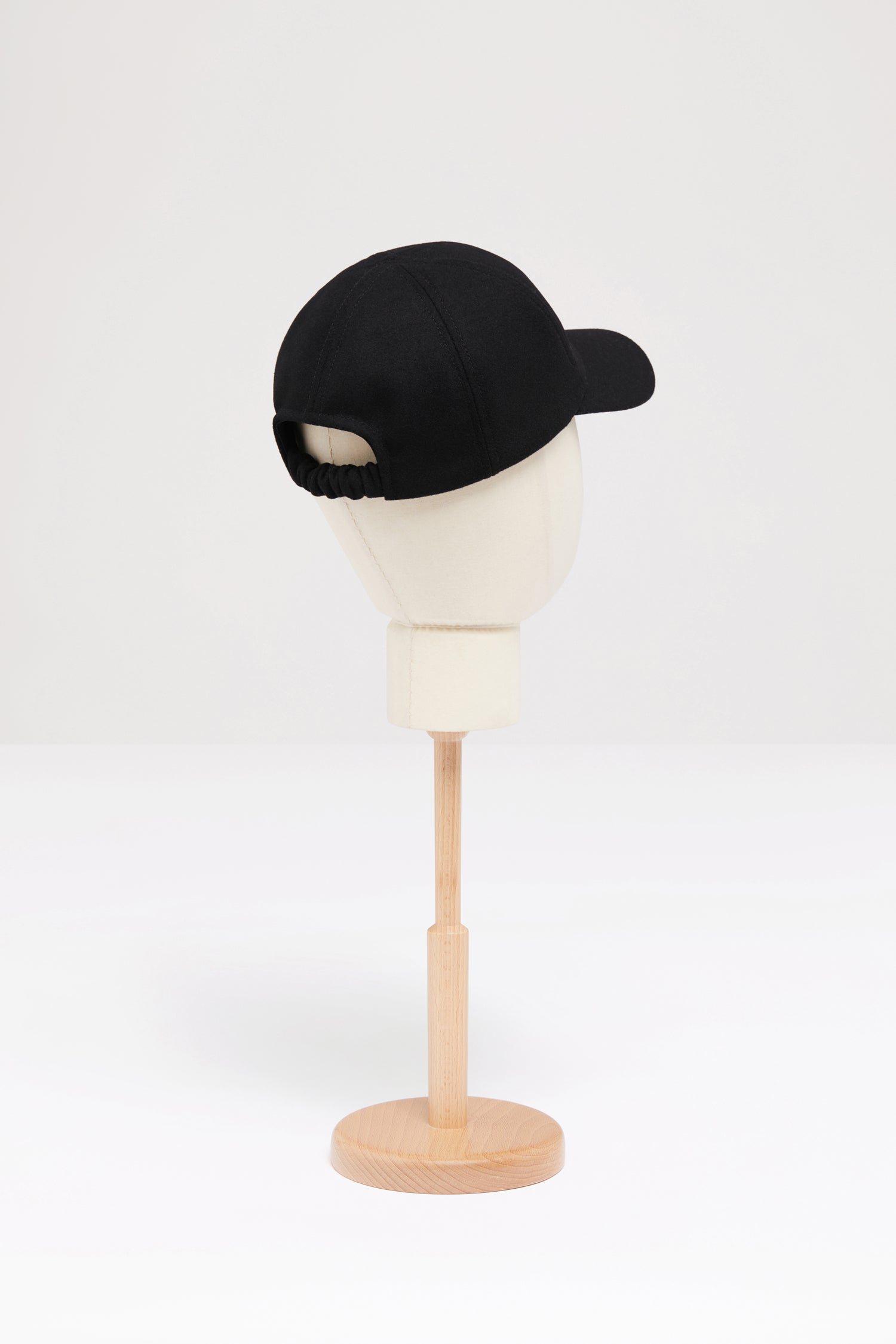 Patou Accessories AC040 casquette feutre noir brodée