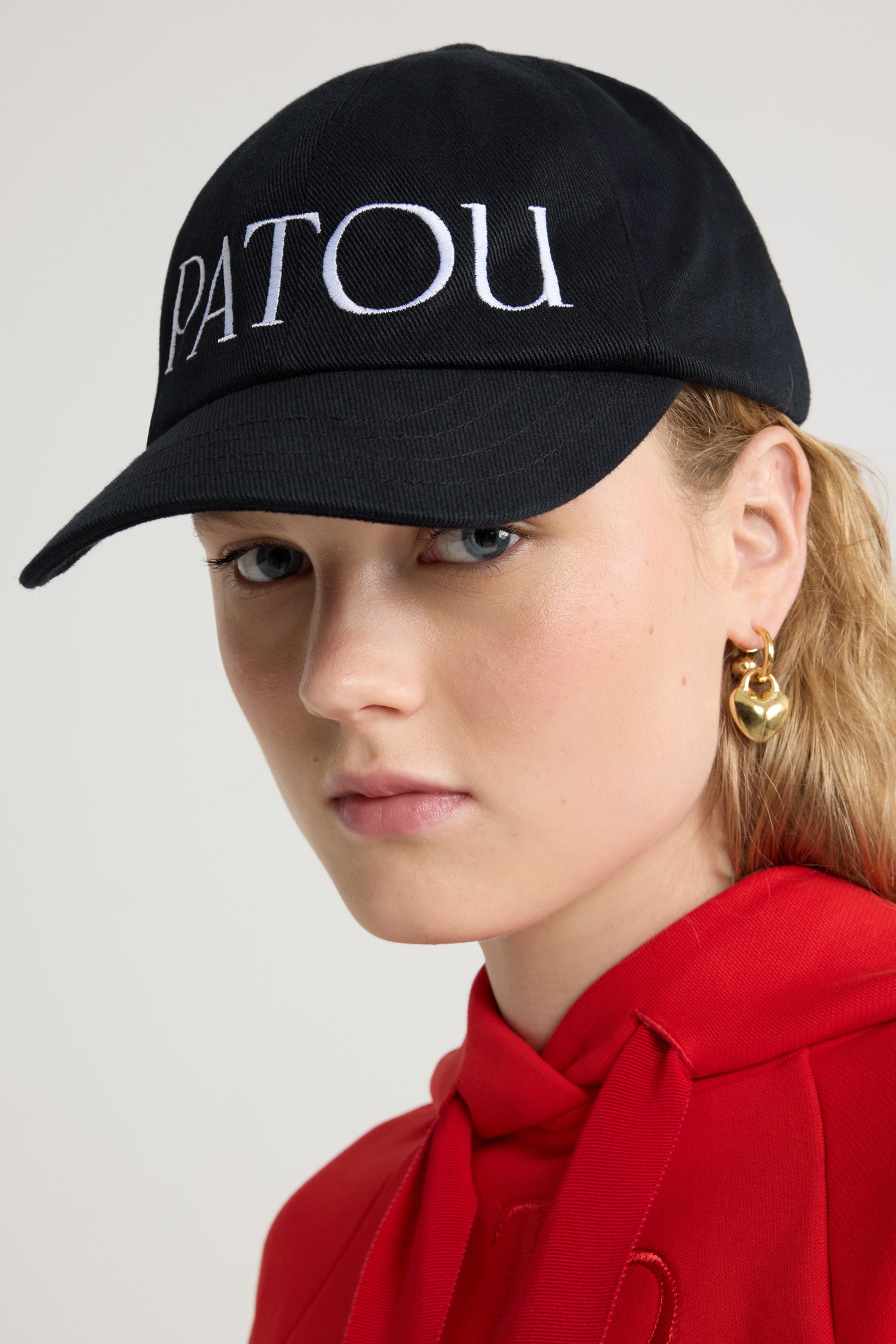 Patou H22AC0400132999B casquette coton noire logo blanc
