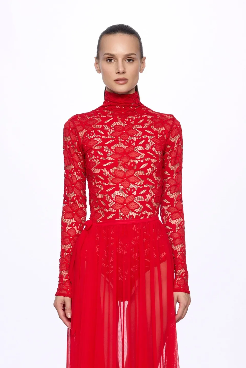 ATU Body Couture body dentelle rouge col montant manches longues