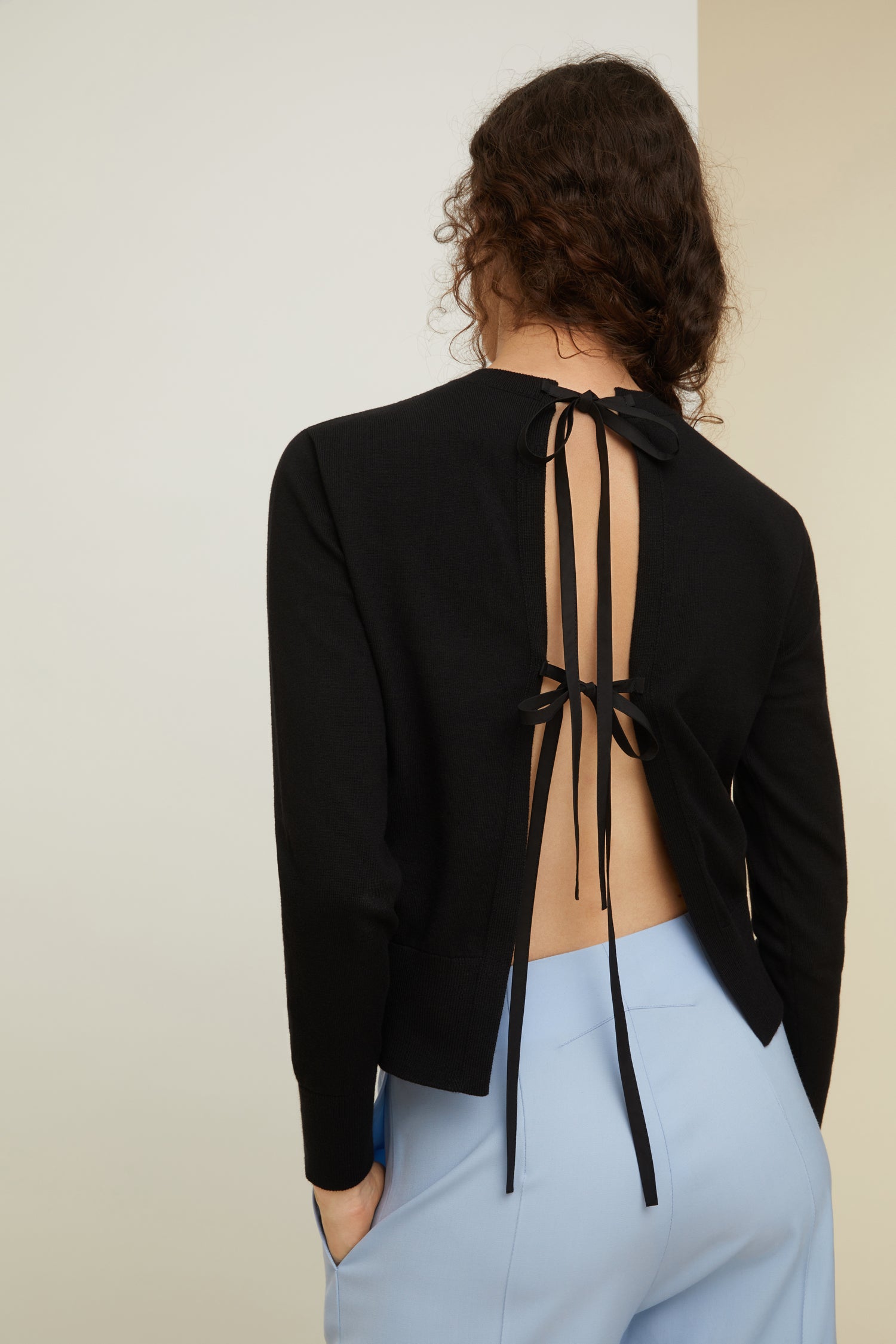 Patou Knitwear P22KN0708047999B pull noir dos ouvert