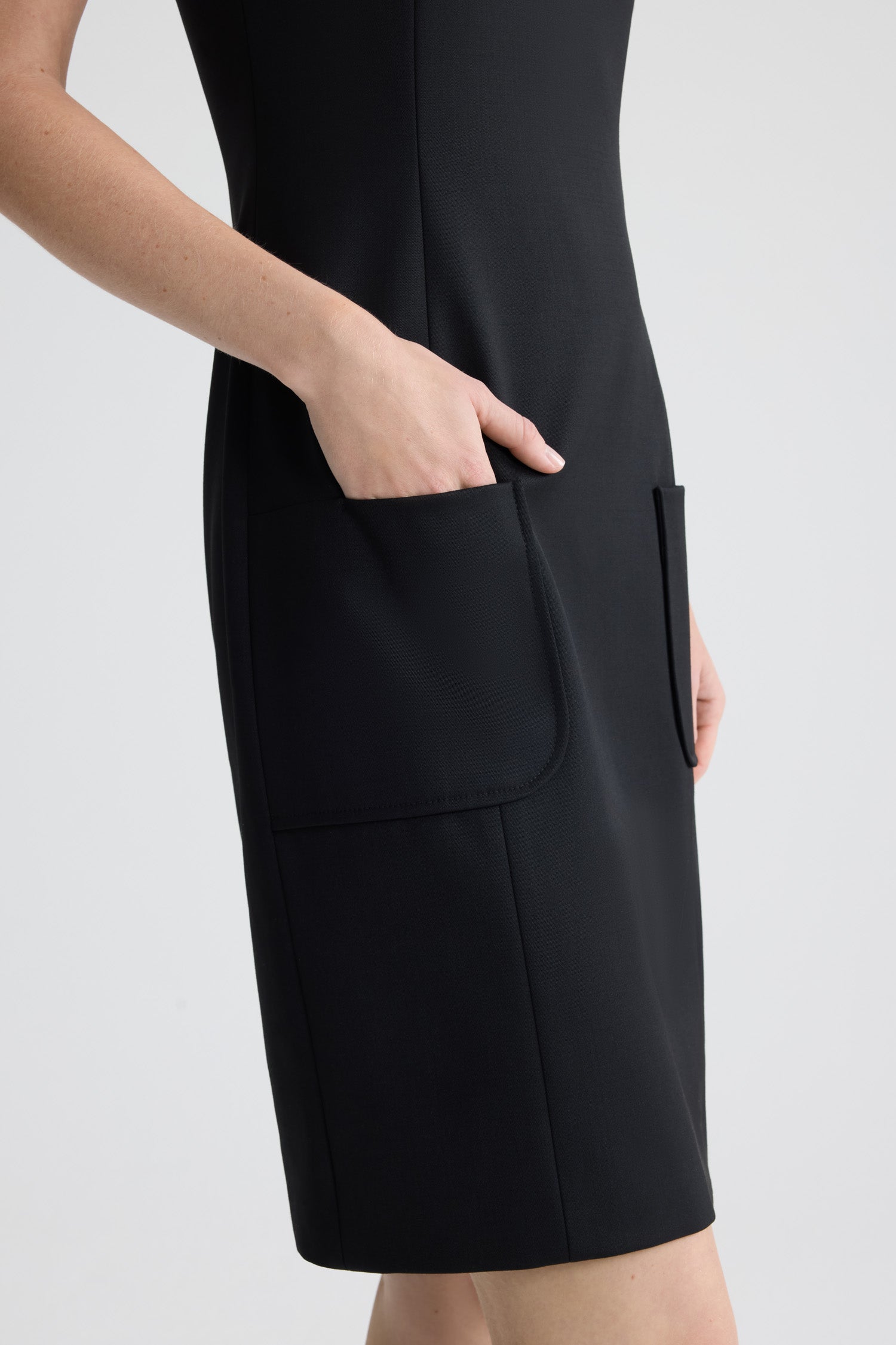 Patou P26DR244 Robe Bustier Fourreau Laine Noire