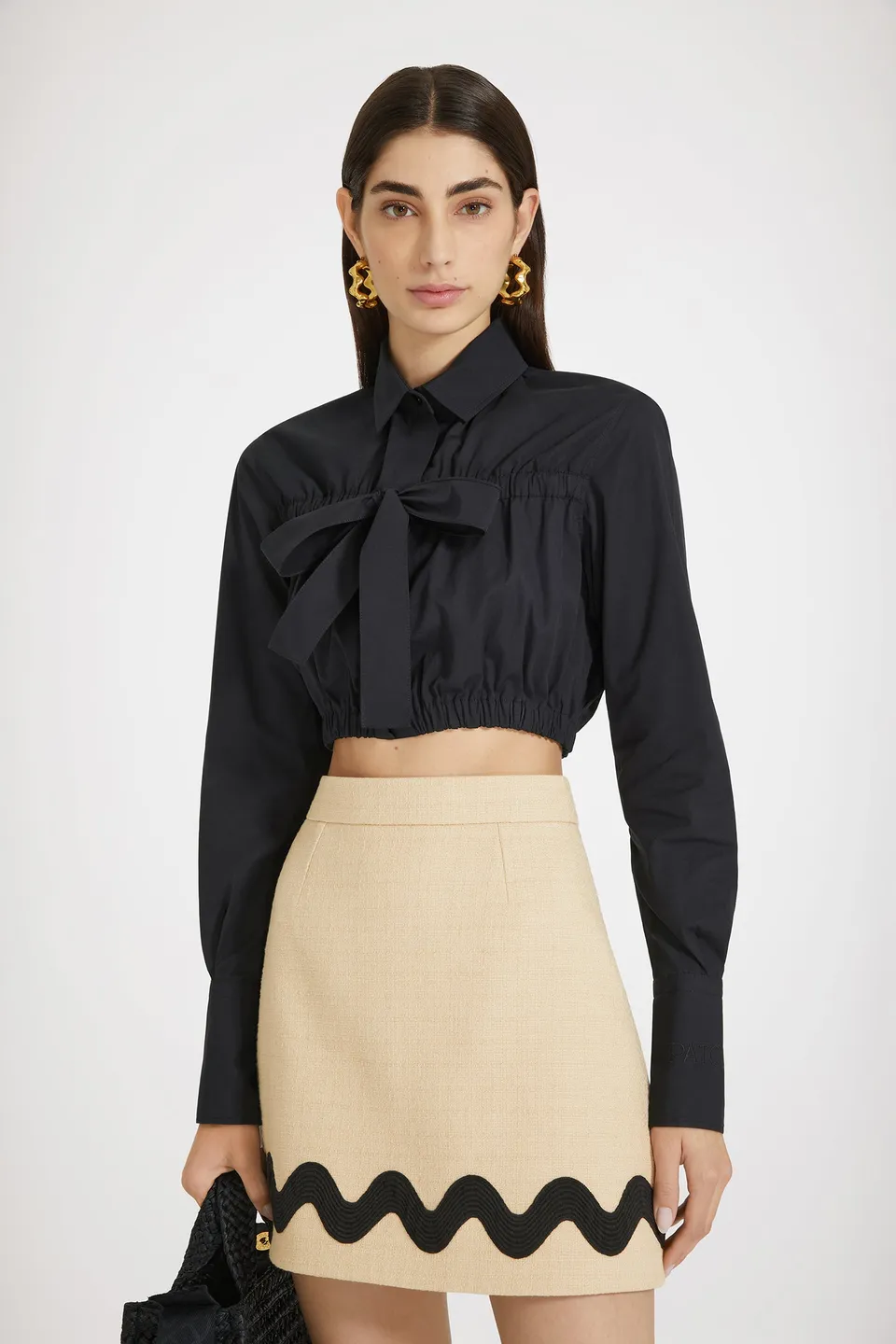 Patou BL029 blouse cropped coton noir à noeud