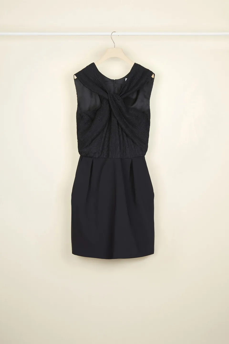 Patou DR049 robe mini noire twist cloqué 34