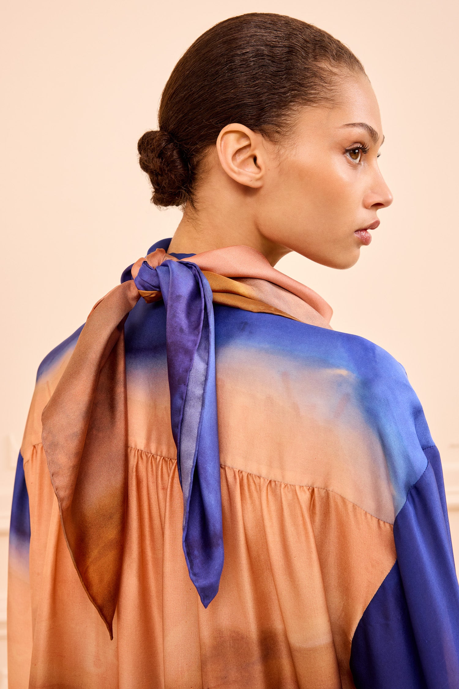 Ulla Johnson Chiara Scarf foulard soie Moontide 89 cm