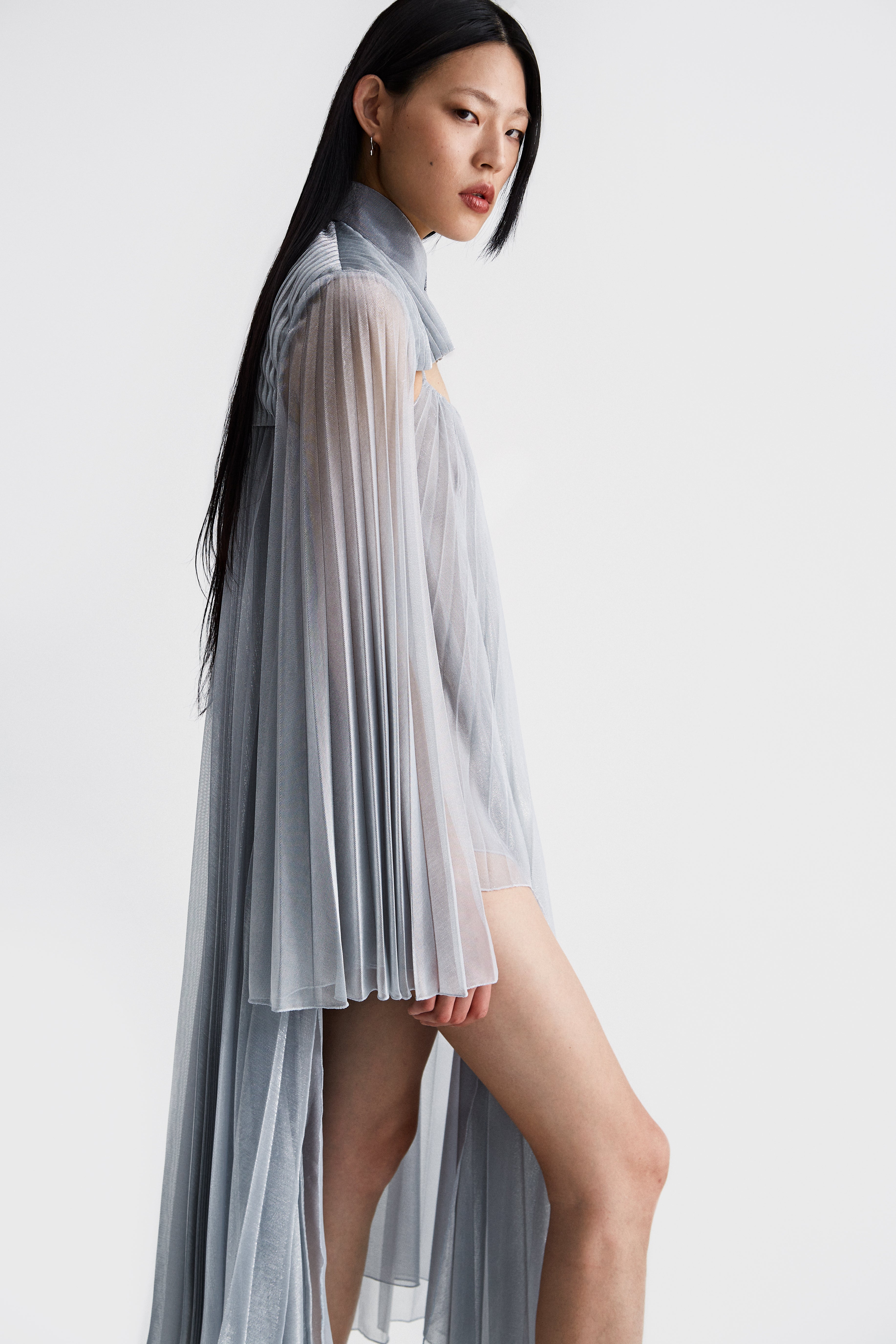 ATU Body Couture Affection Pleated Dress robe longue argentée S