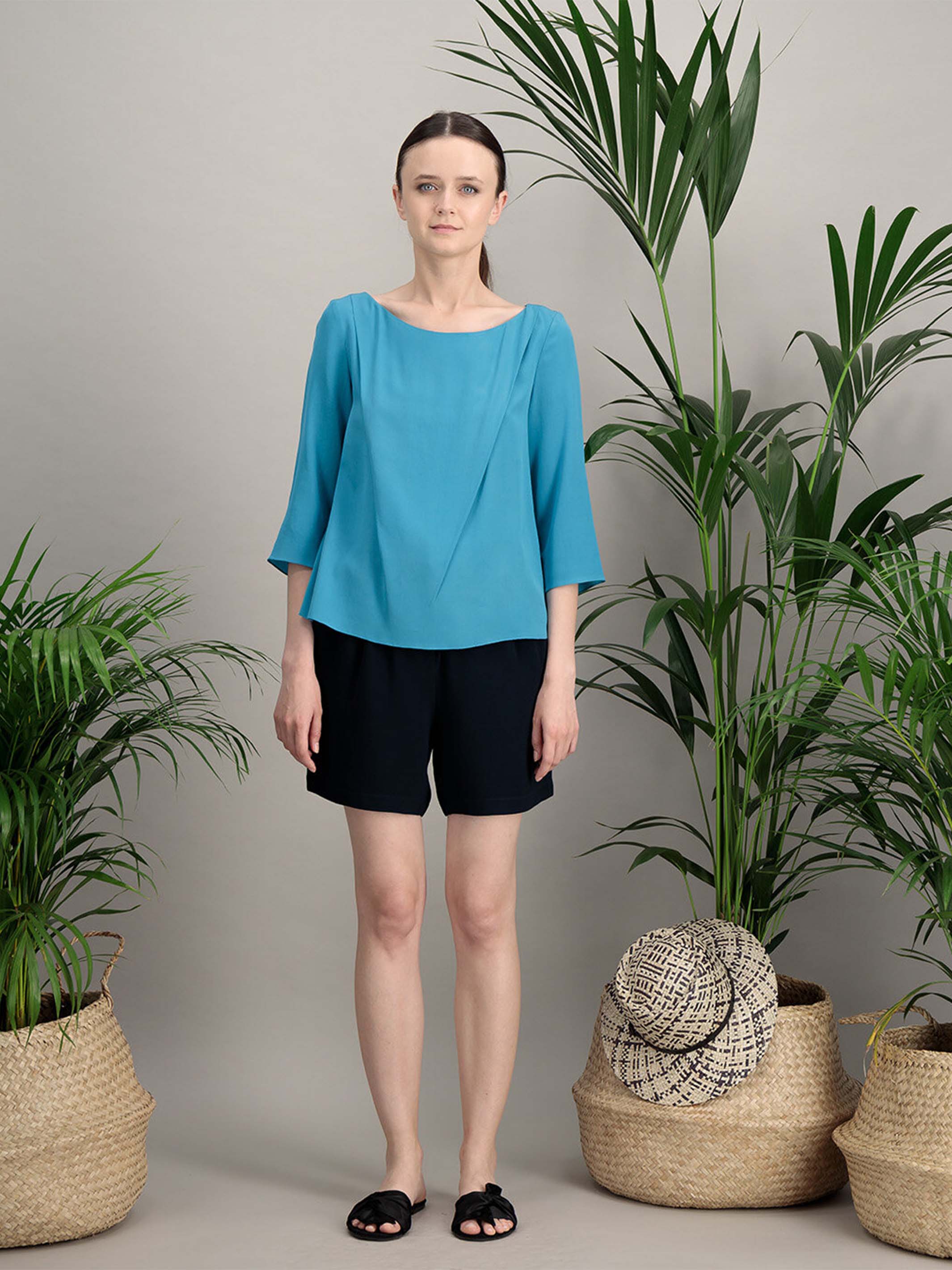 Anahide Saint André Idea top soie bleu canard
