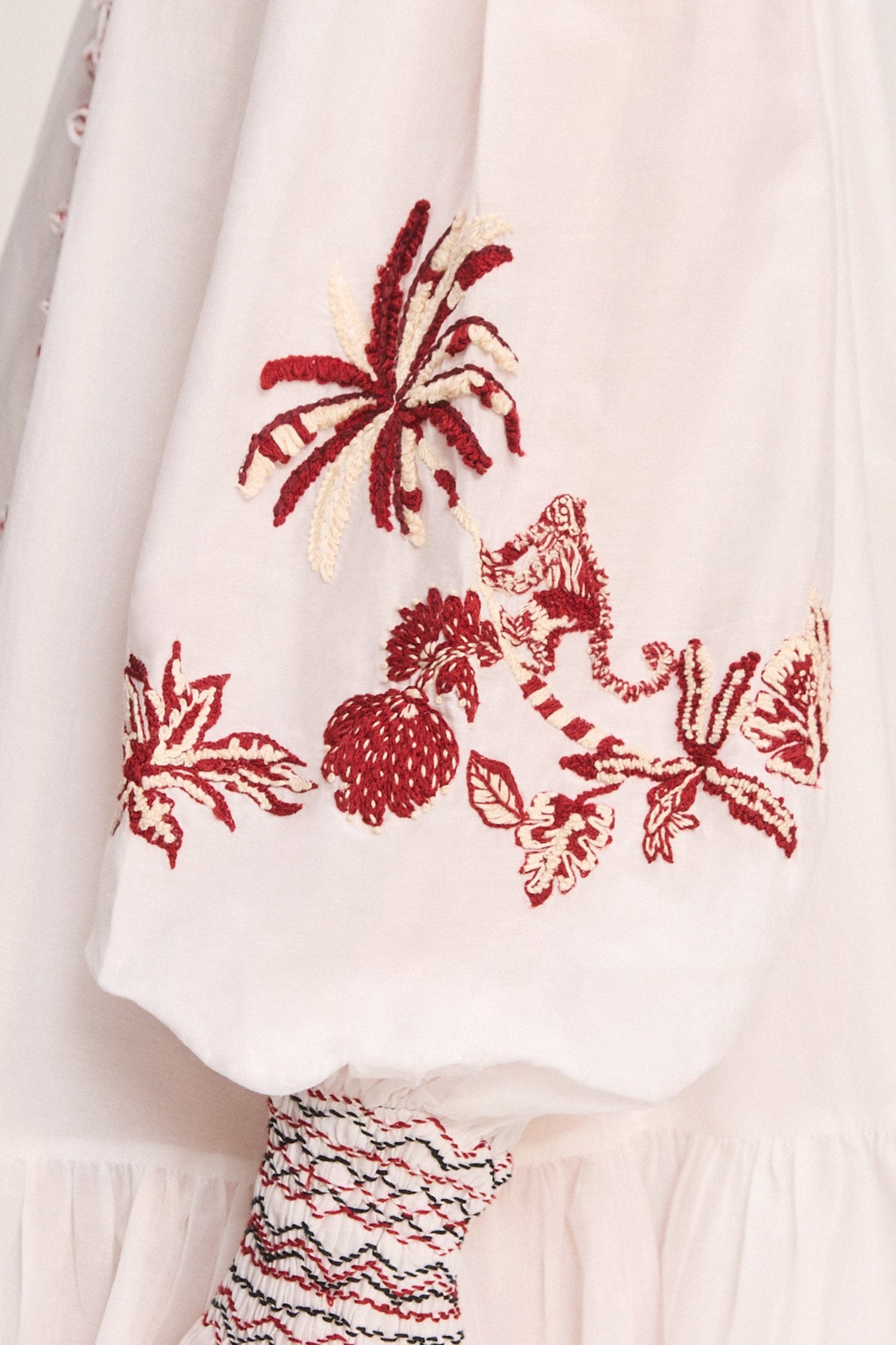 Alemäis Odie robe mini brodée coton et soie volants