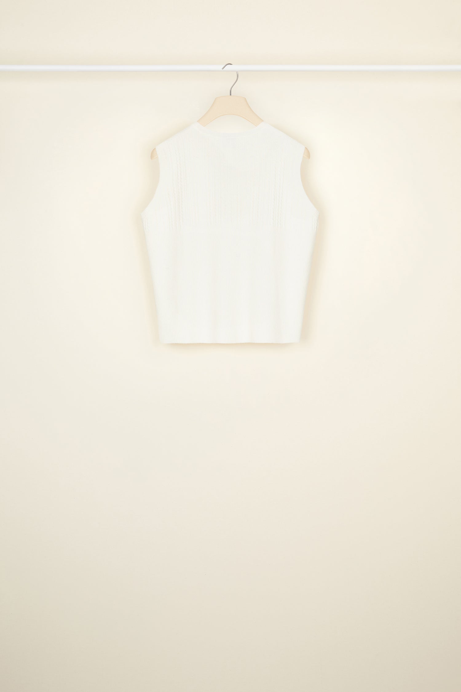 Patou KN074 pull blanc sans manches laine recyclée