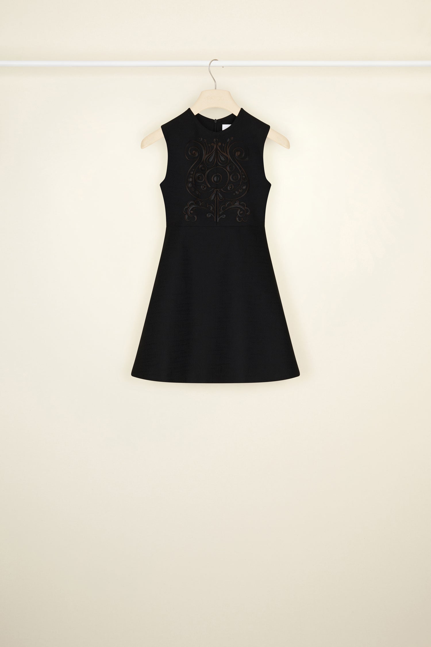 Patou A21DR0760088999B robe tweed Black brodée
