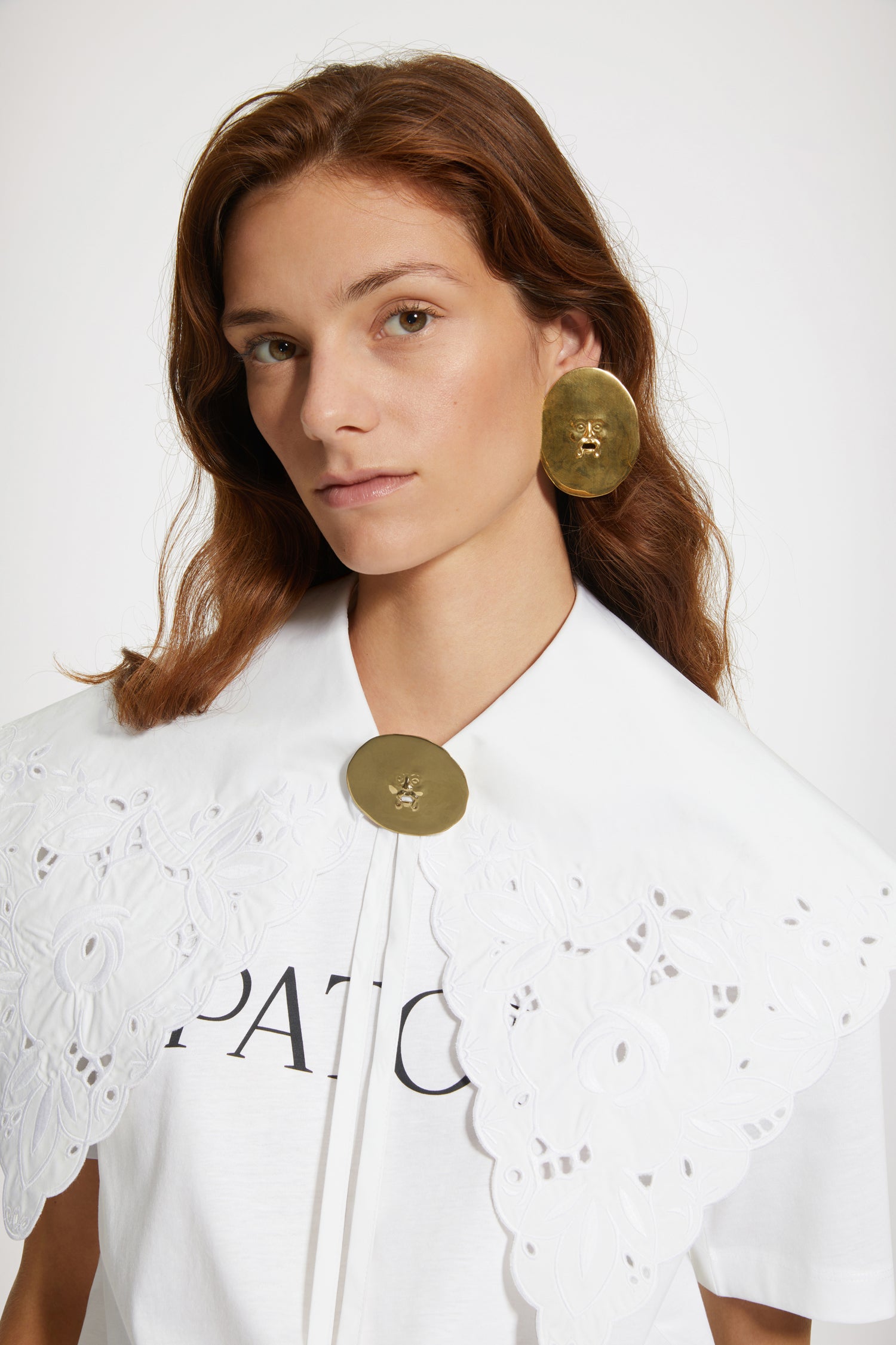 Patou JW026 broche laiton ovale doré TU