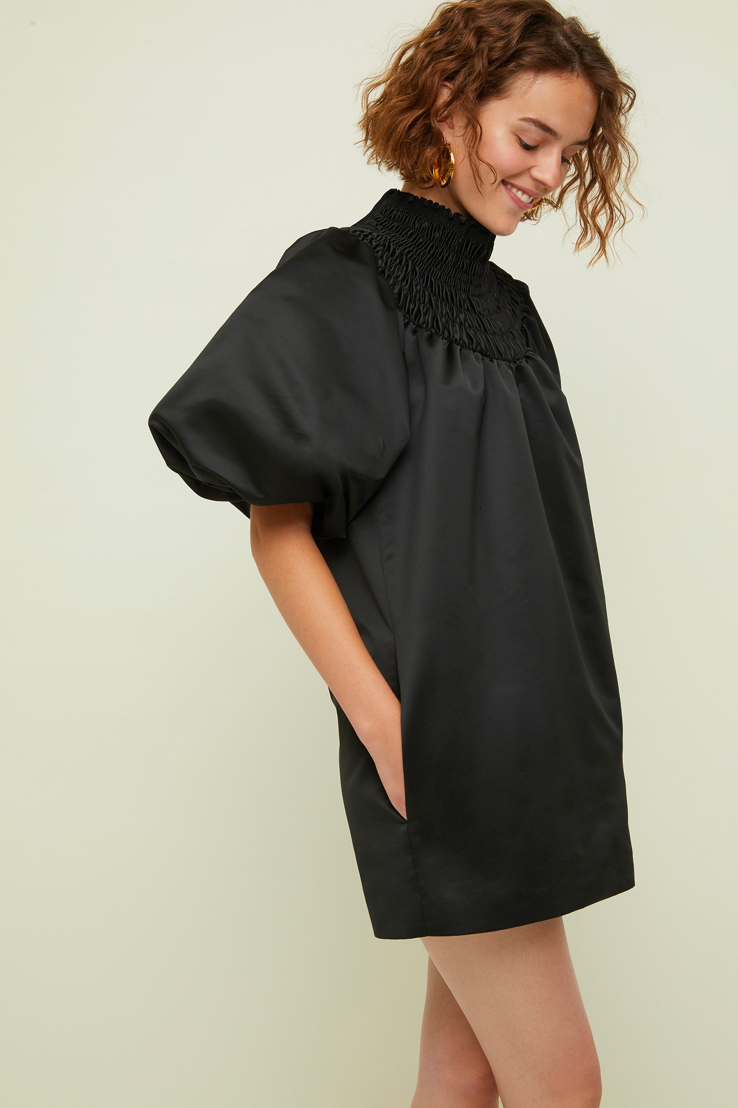 Patou H20DR023 robe Black satin mini col smocké