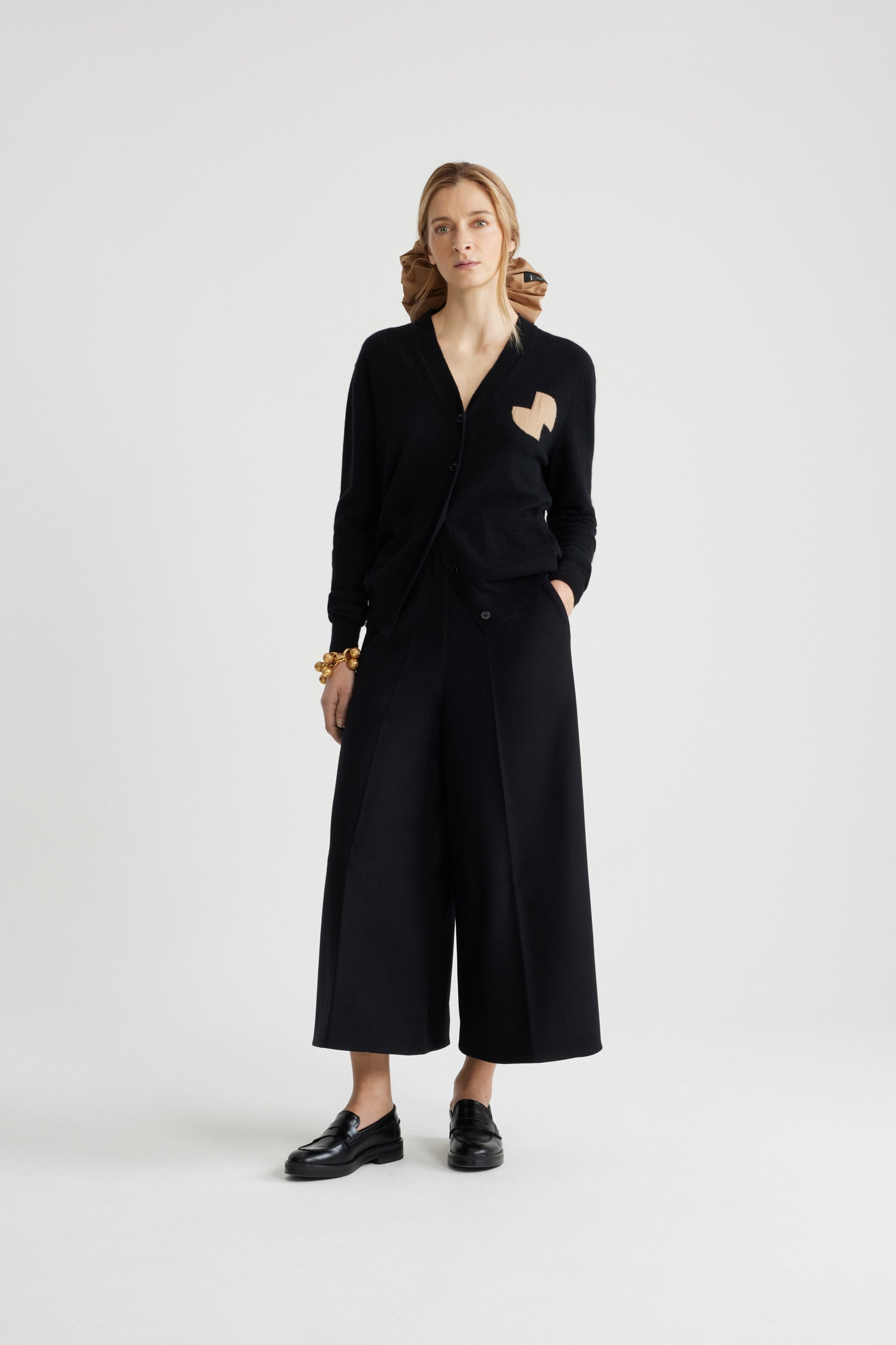 Patou Knitwear KN218 cardigan cachemire noir