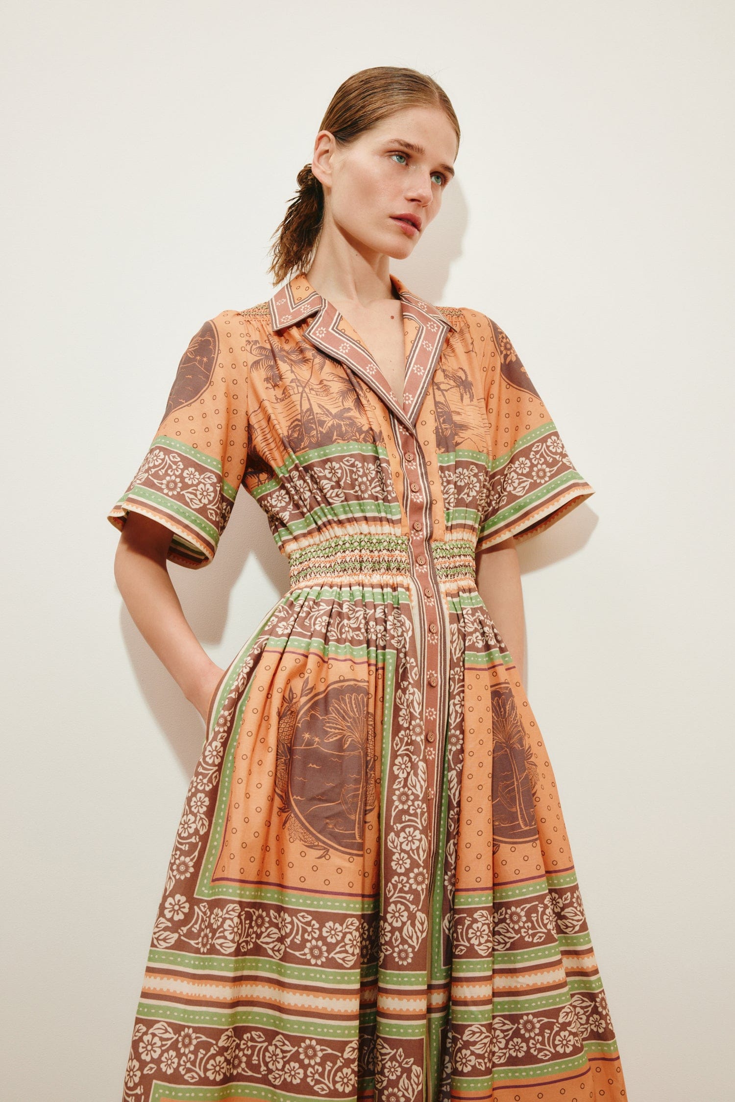 Alemais Alberta robe chemise midi smockée