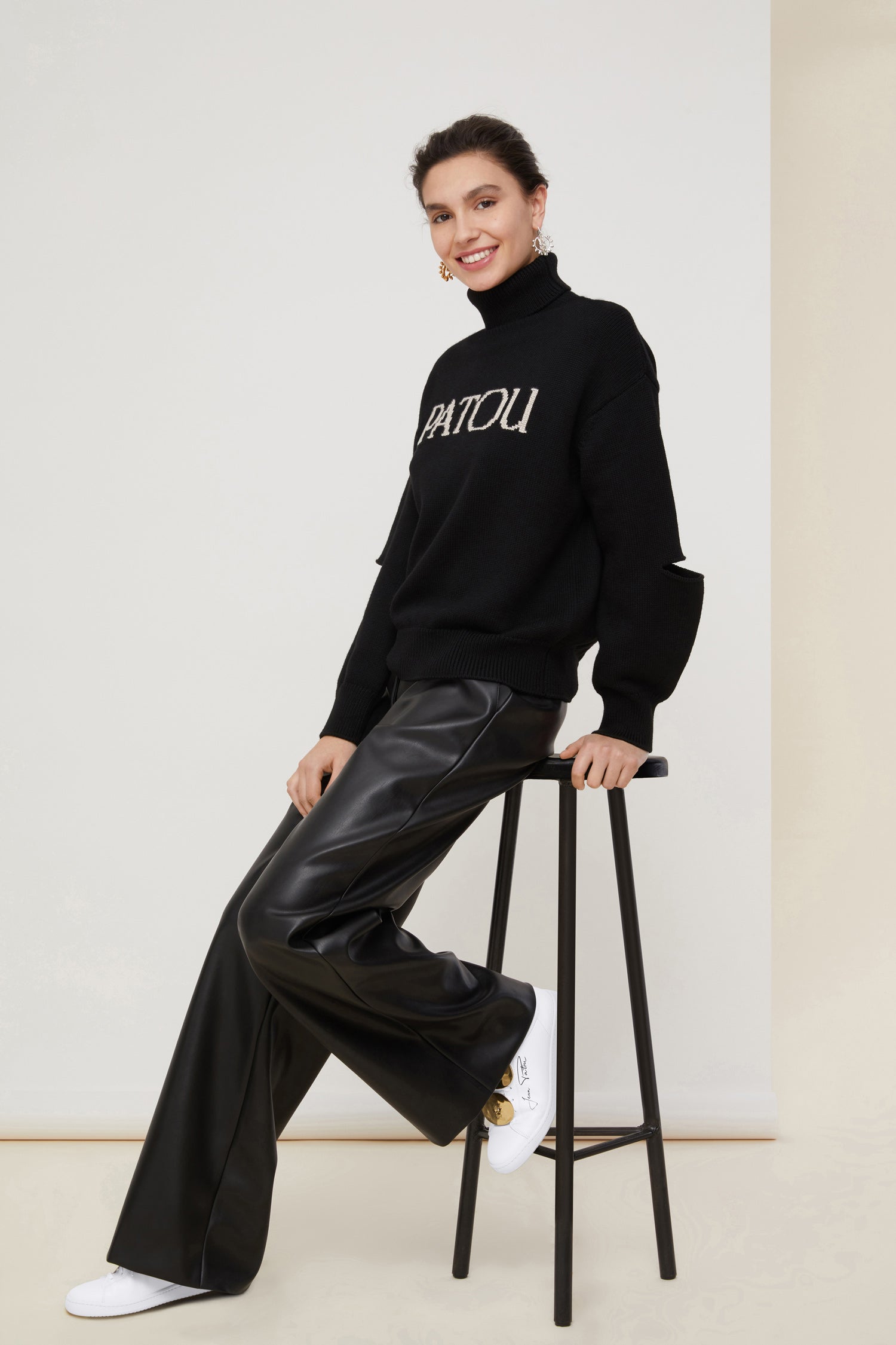 Patou TR002 pantalon noir simili cuir taille 36