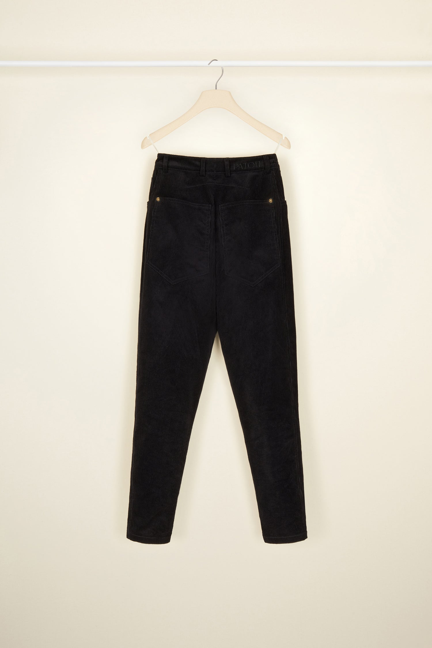 Patou A20TR0080050999B pantalon velours noir carotte