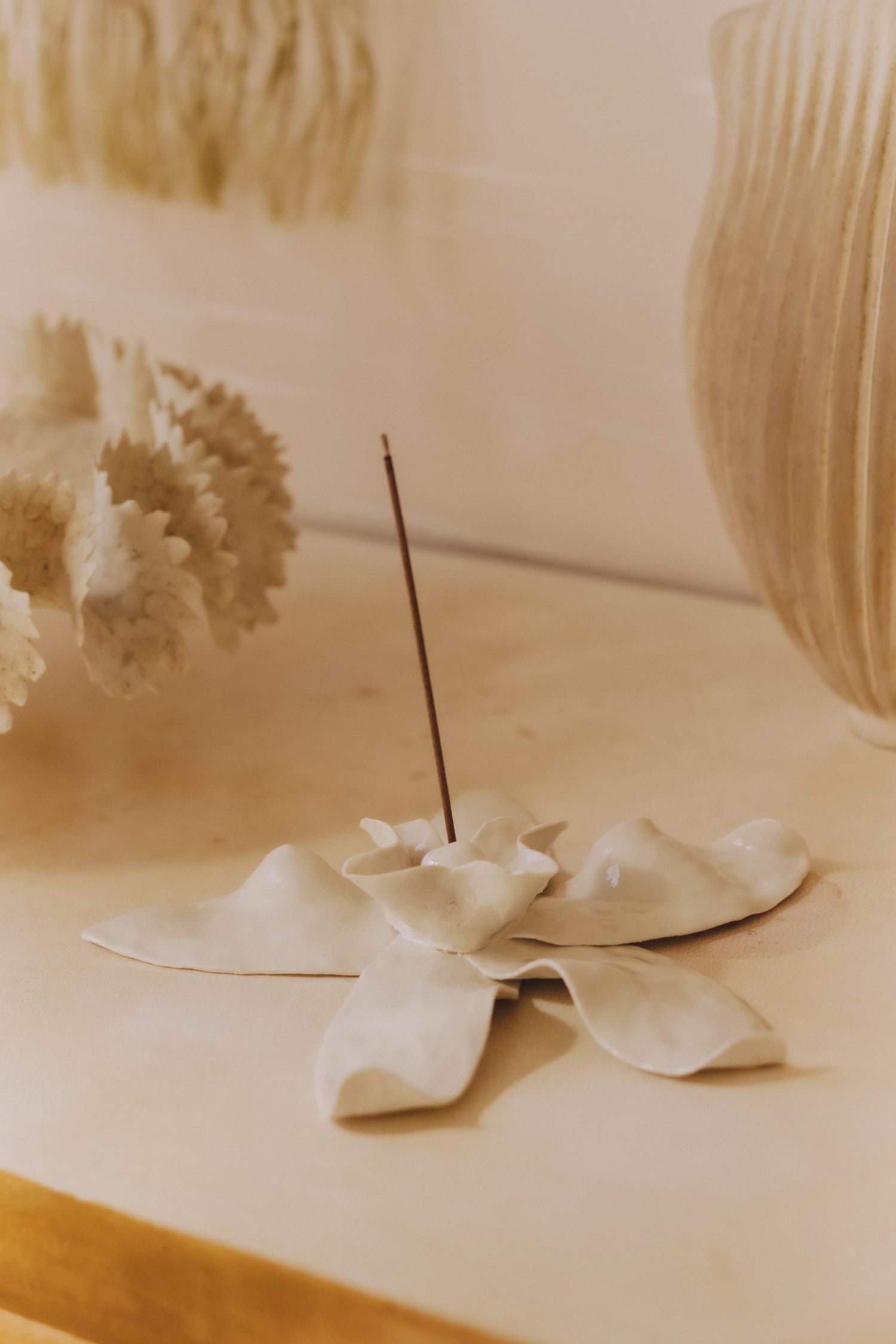 Ulla Johnson Porte-Encens Porcelaine Fleur Blanche Taille Unique